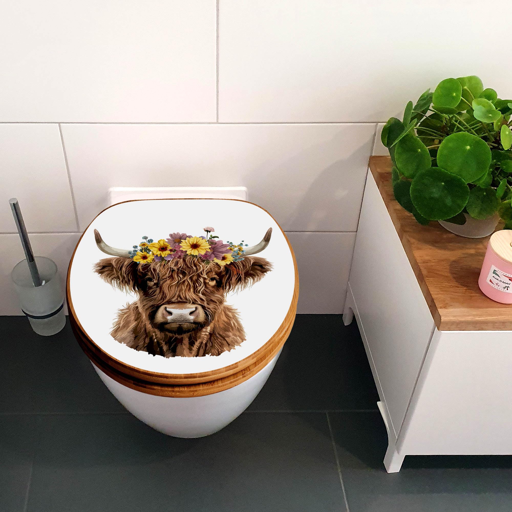 banjado Design WC Sitz Bambus Absenkautomatik 45,8x37,5cm - Toilettendeckel mit Absenkautomatik Holz - hochwertiger Bambus Klodeckel - WC-Sitz für gängigen Toiletten - Motiv Hochlandkuh mit Blumenkron