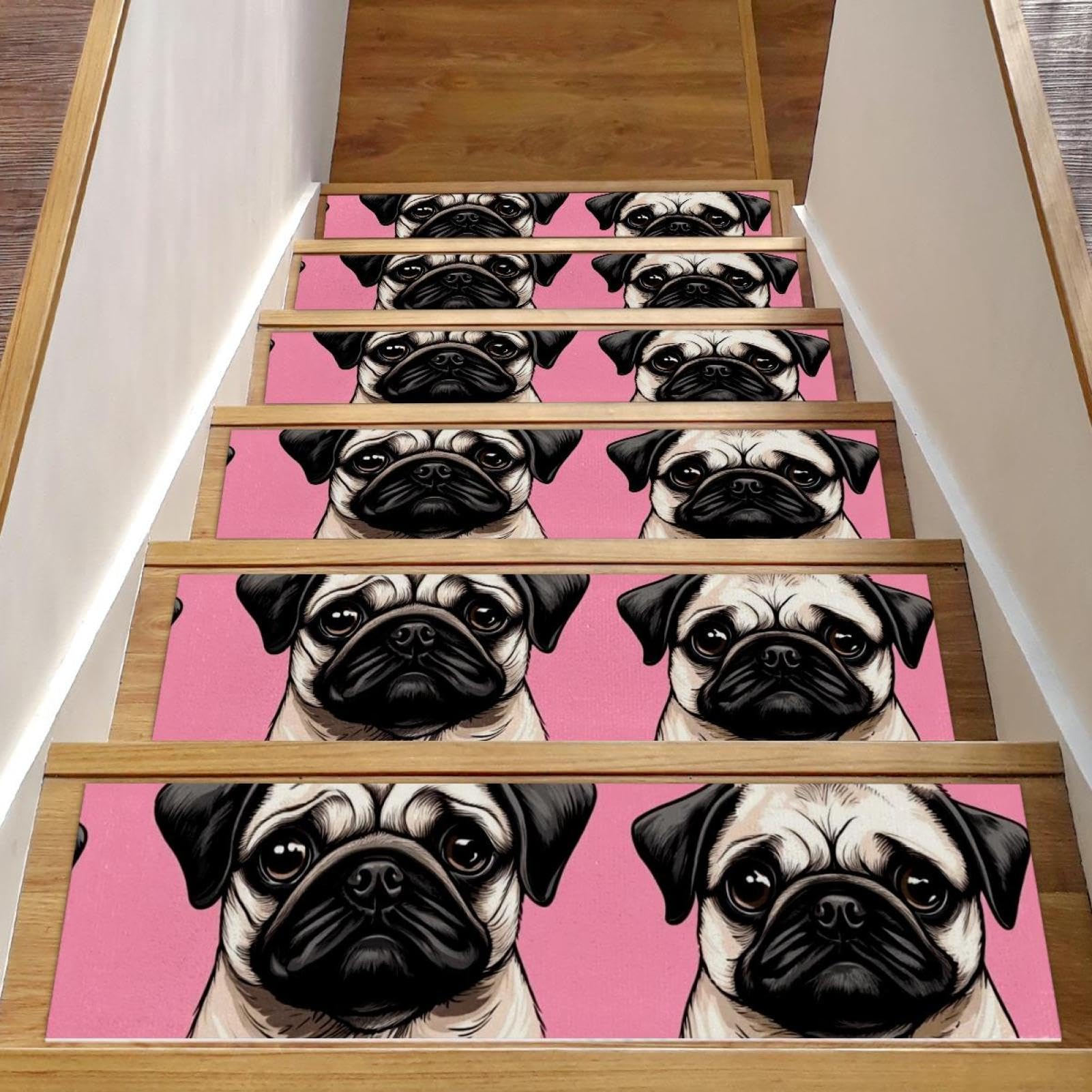 Marches d'escalier anti-glisse chien carlin pour bois