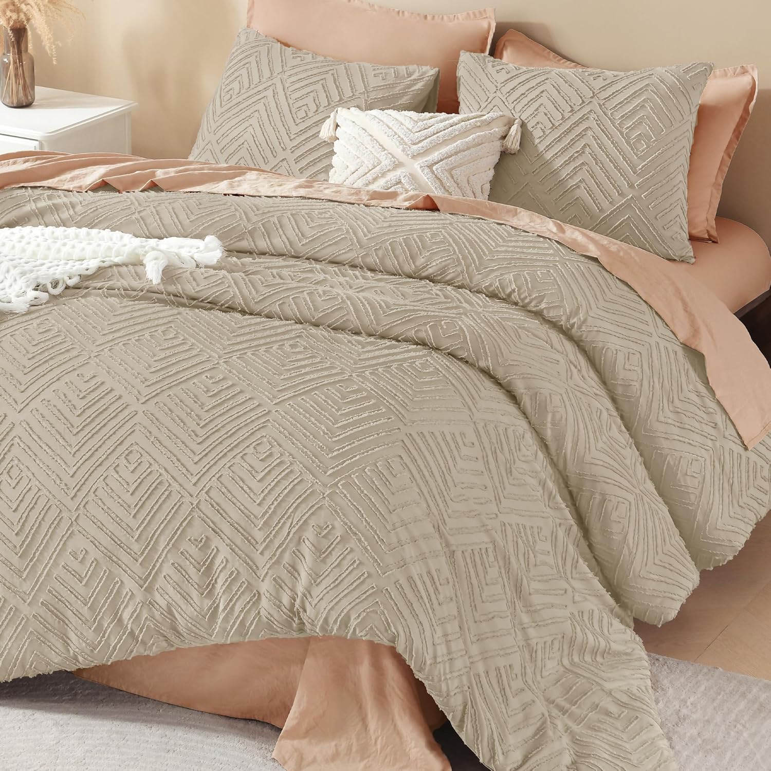 Litanika Wheat King Size Comforter Set, 3 Pieces Tufted Boho Farmhouse Bedding Comforter Sets, Lightweight Fluffy Comforter Bed Set for All Season (104x90In Comforter and 2 Pillowcases) - Image 3