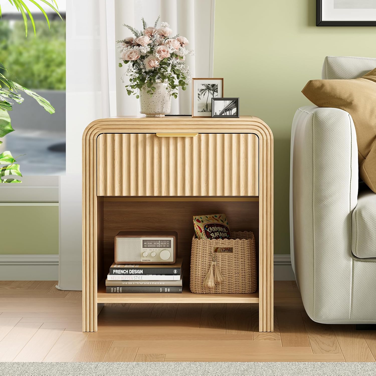 Fluted Nightstand with Charging Station, Modern Bedroom Furniture Side Table with Gold Handles, Drawers & Open Shelf, Curved Profile Design, End Table Wood Organizer for Bedroom, Natural Oak