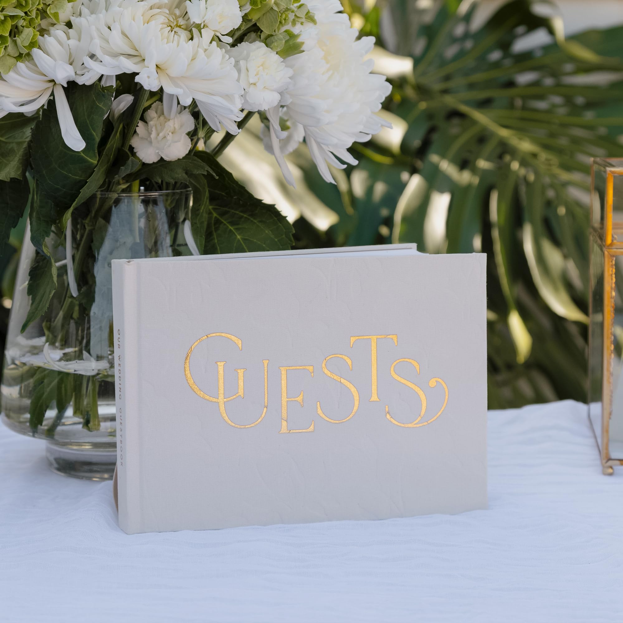 Fringe Studio - Libro de invitados de boda "Fleur Guests" de tapa dura envuelta en tela con bolígrafo delgado, 8.5 x 6 pulgadas, colección de boda (984GBP001)