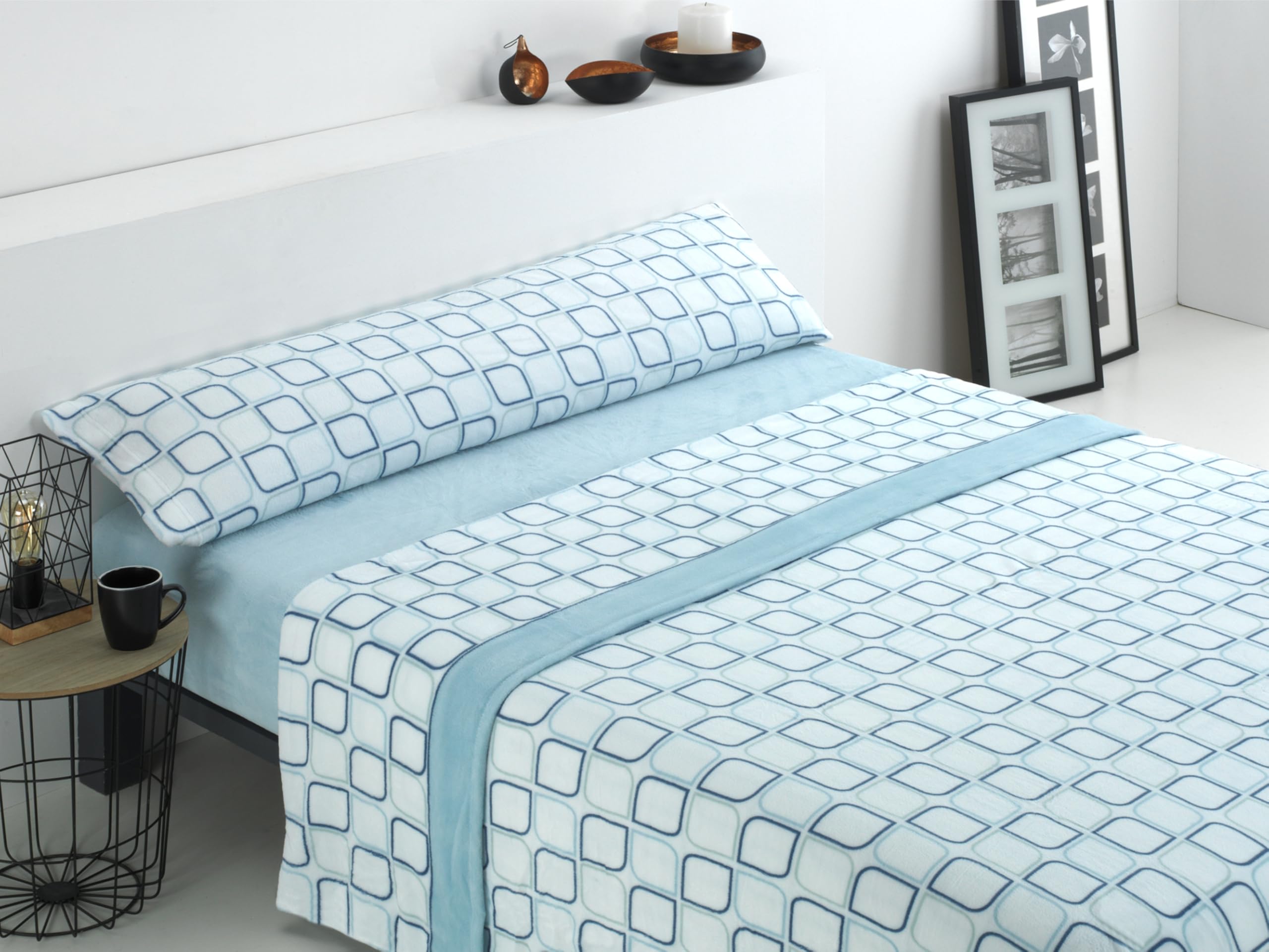 Cisne Rojo Juego de Sabanas Corlina.Juego de Sabanas Invierno Coralina Doble Cara. Sabanas Estampadas Calentitas. Calidad y Diseño. para Cama 150 cm. Color Celeste. Modelo Coral. (400010-150-C)