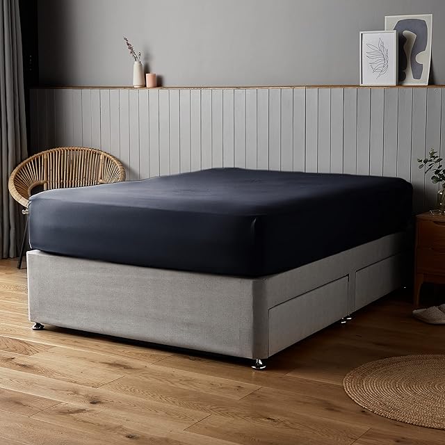 Silentnight Supersoft Collection Petrol-Navy King Fitted Sheet. Super Soft and Easy Care No-Iron Luxury Linen Bottom Bedsheet - Elastic Hem to Snugly Fit Around Your Mattress