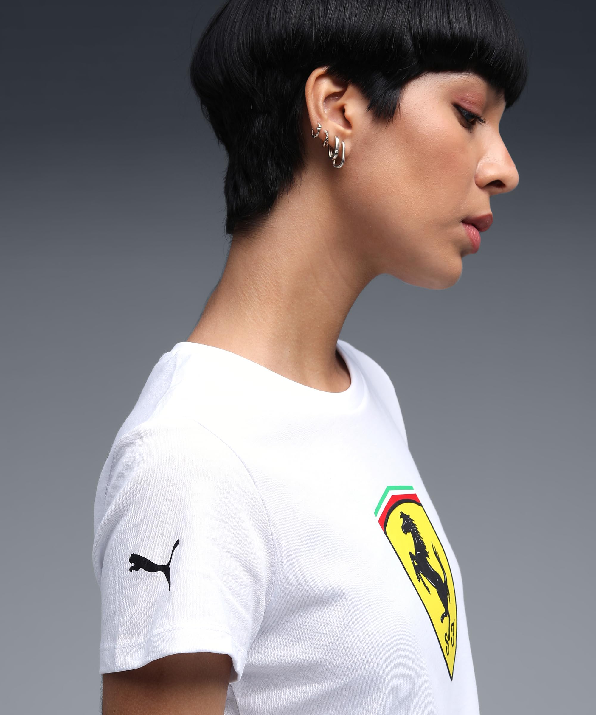 PUMA Scuderia Ferrari F1 Camiseta para Mujer con Gran Logo del Escudo Scudetto