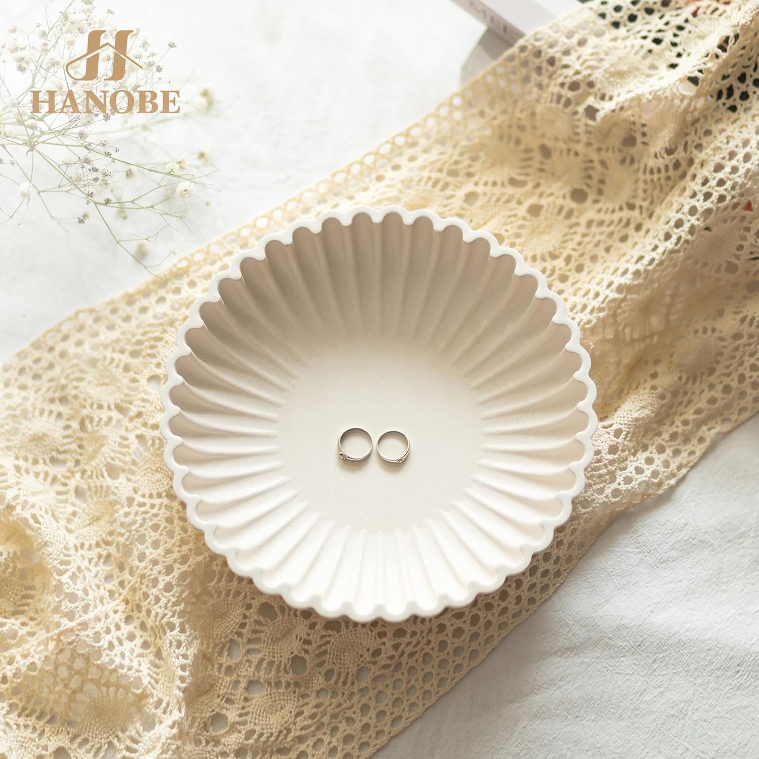 Hanobe Decorative Bowl Home Decor: Large Centerpiece Bowls for Living Room Coffee Table Resin Scalloped Ruffle Key Tray for Entryway Console Accent Display Fruit for Dinning Table Kitchen Counter