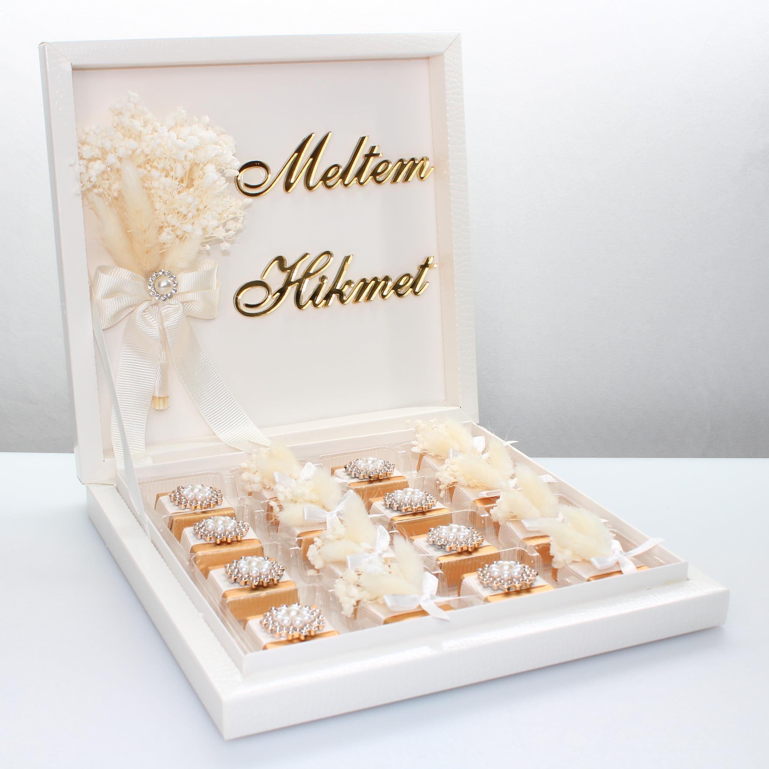 Personalisierbare Dubai Schokolade Geschenkbox – 16/24 Stück | Luxus Pralinen mit Trockenblumen & Schleife | Elegante Schokoladenbox für Hochzeit, Verlobung & besondere Anlässe