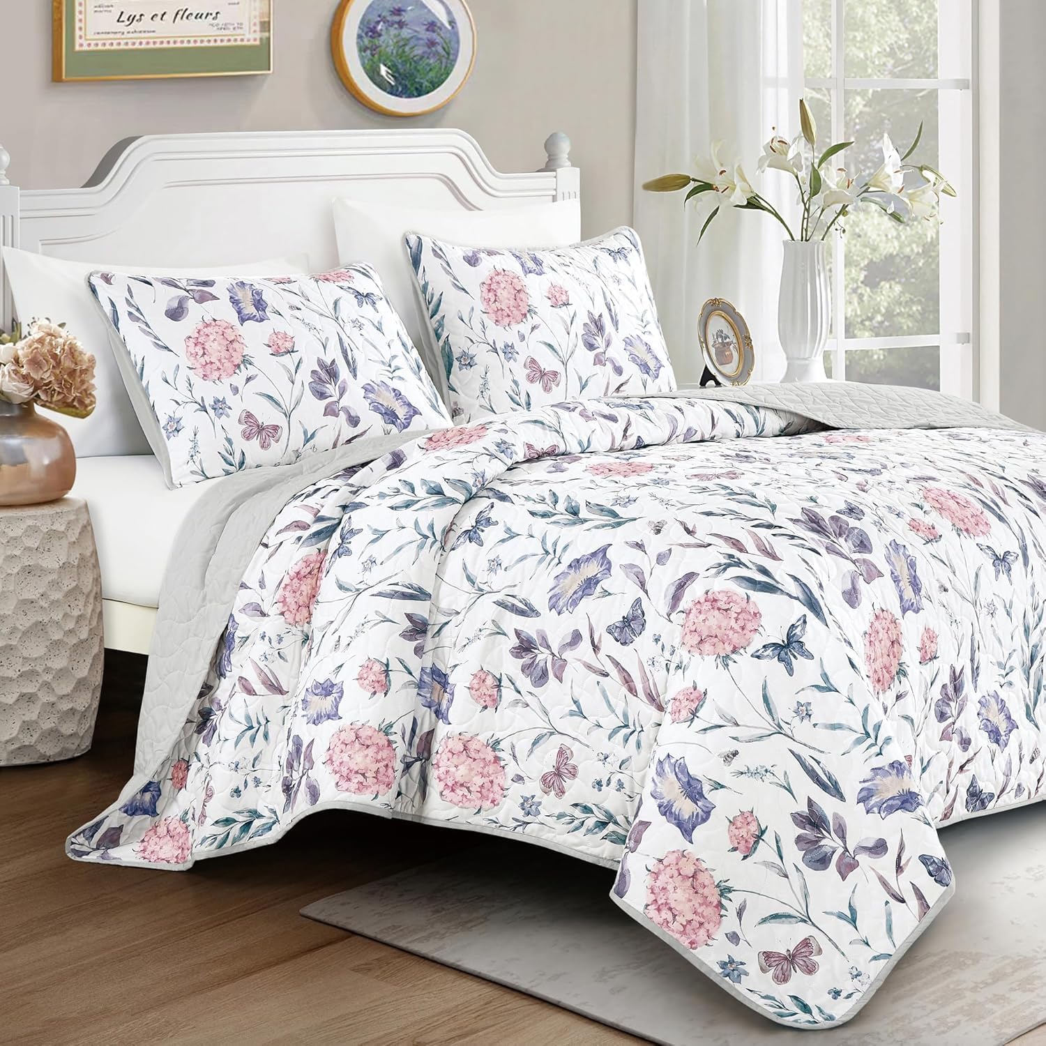 WPM WORLD PRODUCTS MART Luxury 3-Piece Floral Butterfly Bedspread Set, Purple and Pink Flowers, Lightweight Microfiber Quilt with Shams, Queen/King (King)