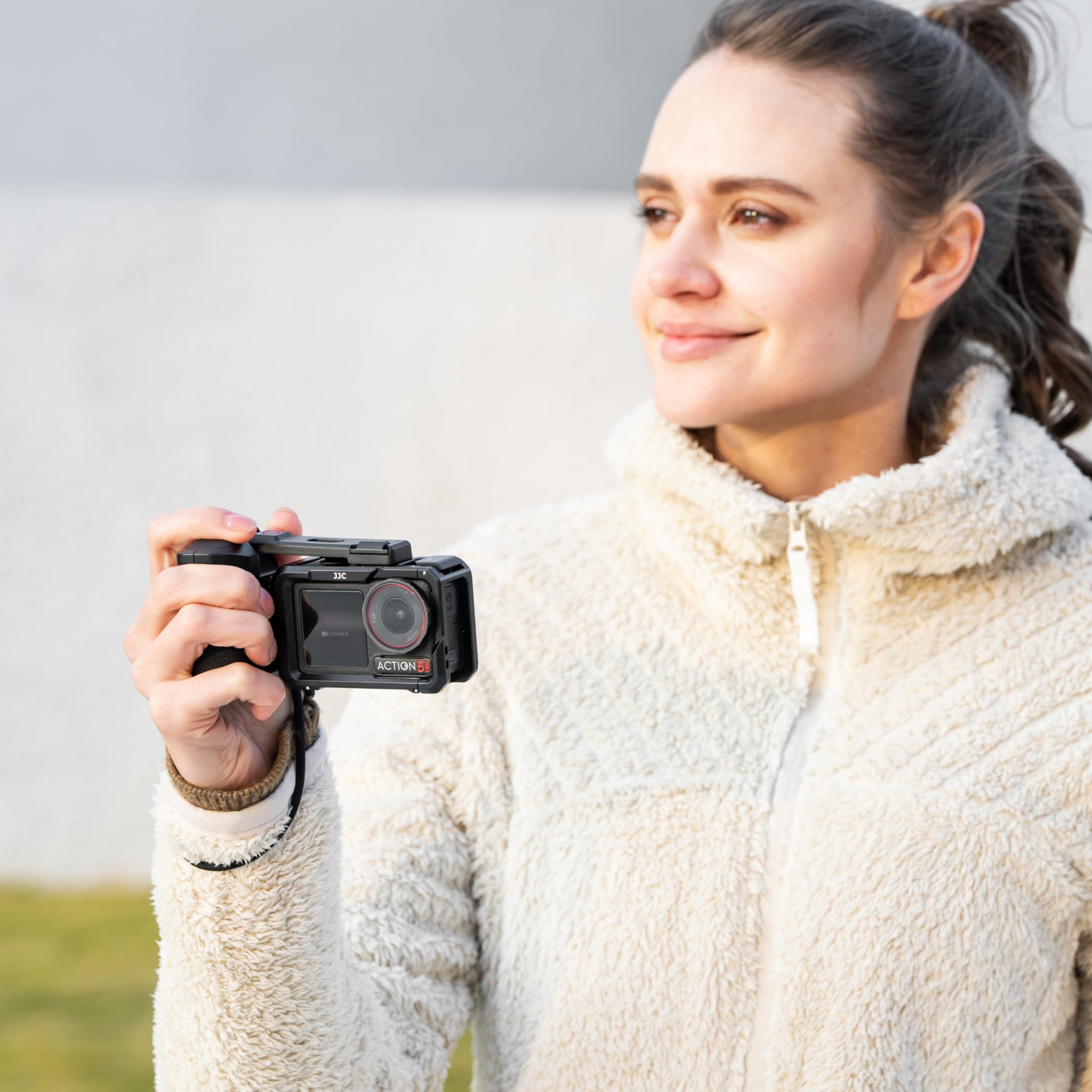JJC Osmo Action 5 Pro Cage Street Grip zestaw, metalowa ramka ochronna z uchwytem do DJI Osmo Action 5 Pro/4/3, uchwyt klatki na kamerę, zestaw z osłoną obiektywu i paskiem na nadgarstek, do