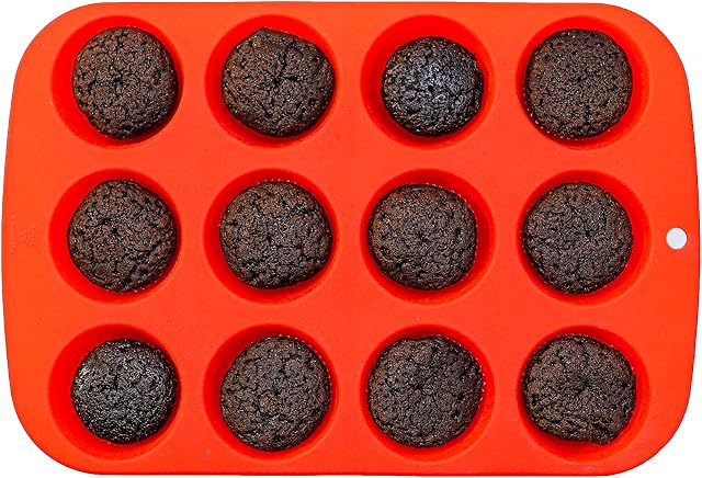 bakeinns Muffin Tray for Baking 12 Cups - Dishwasher Safe & Non-Stick Silicone Muffin Tin - Baking Mould for Muffins, Cupcakes & Yorkshire Puddings - Bakeware 34 x 23.5 x 3 cm (Red)