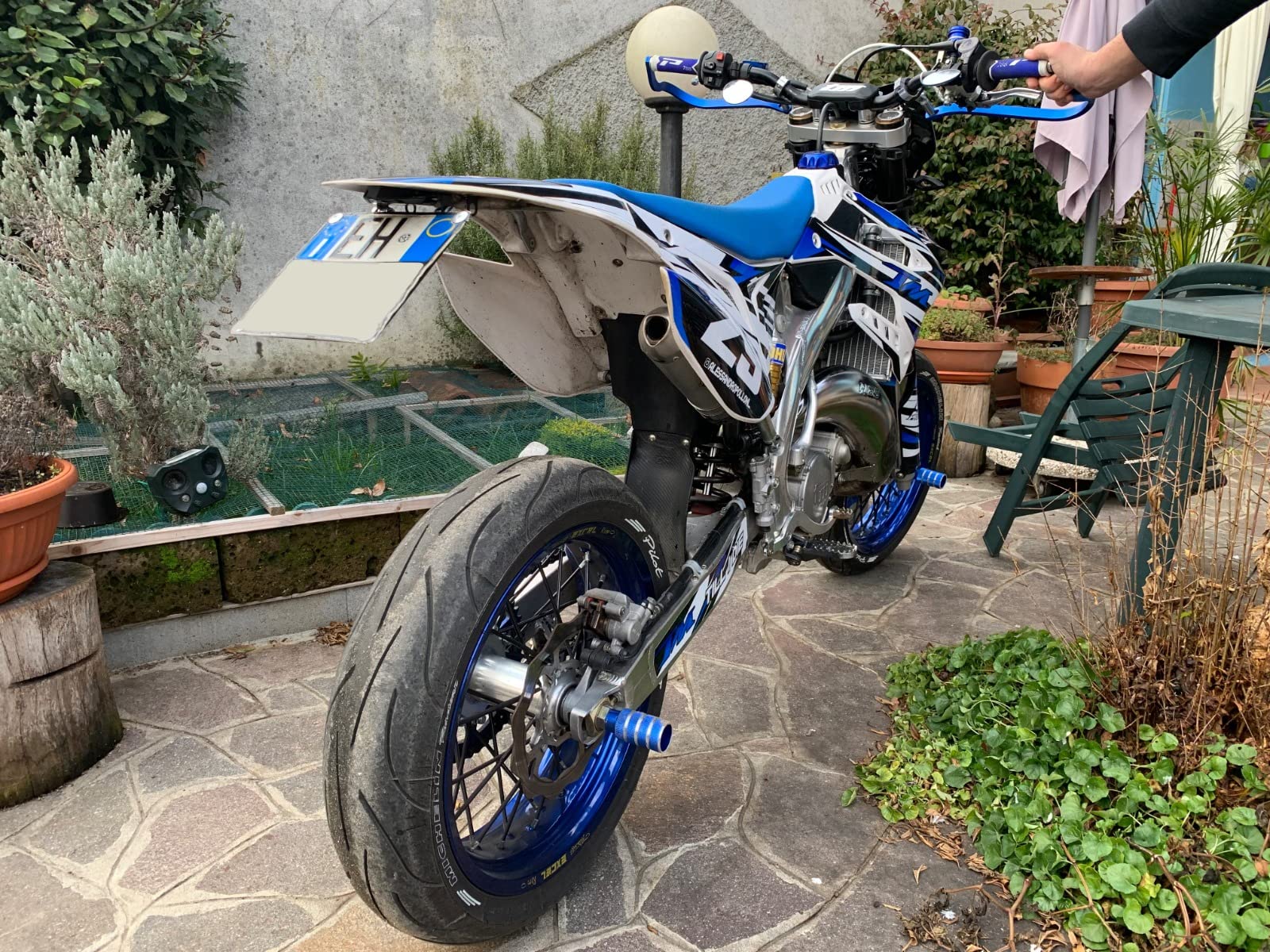Portatarga Pieghevole Universale per Codino Stretto CC 125 300 450 Motard Enduro Moto