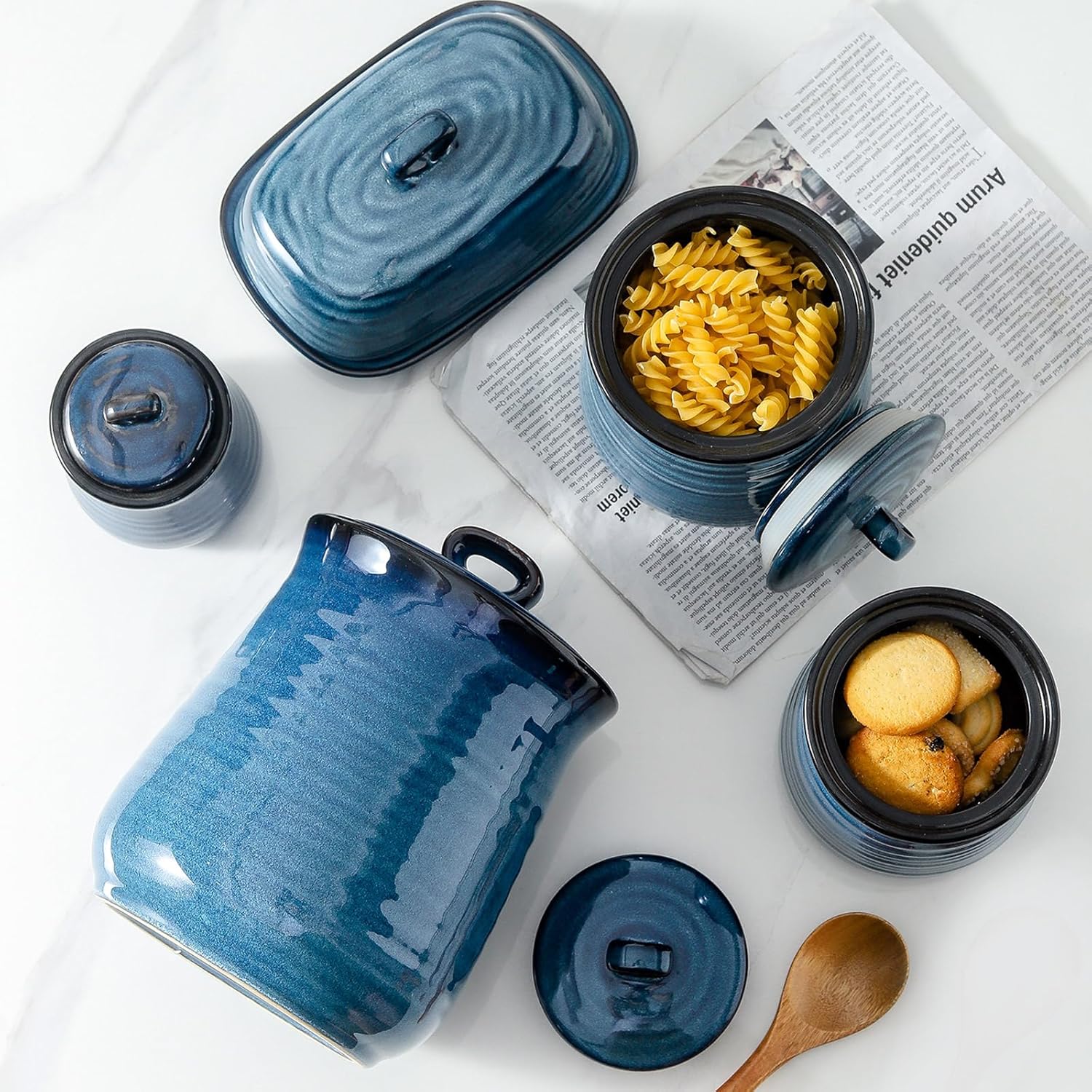 Ceramic Food Jar, 88 oz Cookie Jar with Airtight Lid, Farmhouse Coffee Canister for Kitchen Home, Large Canister for Coffee Beans, Sugar, Flour, Snack, Pasta, Dog Cat food, Blue