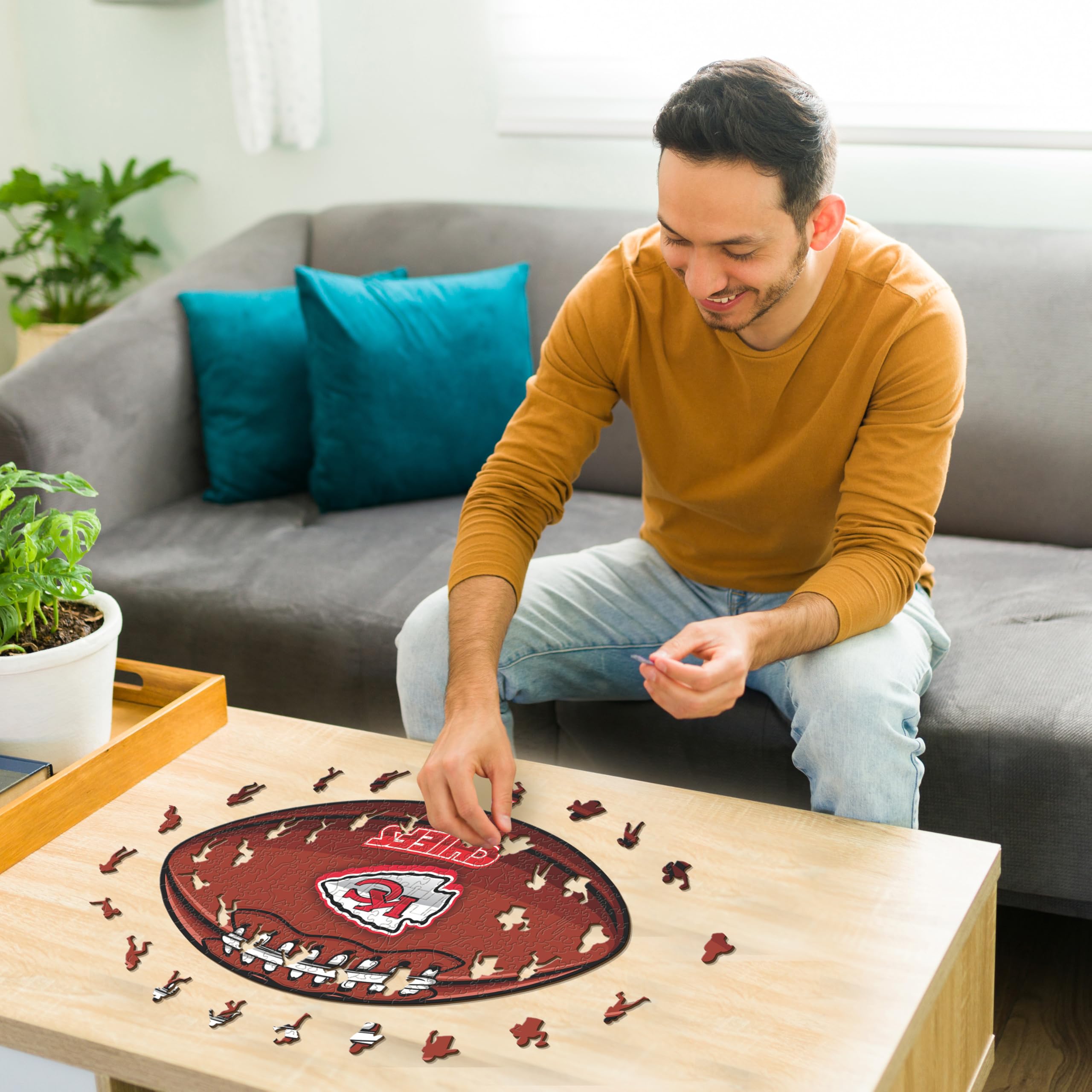 Iconic Puzzles, Kansas City Chiefs Crest, 100% ökologisch nachhaltiges Holzpuzzle mit offizieller Lizenz, Größe L, 500 Teile