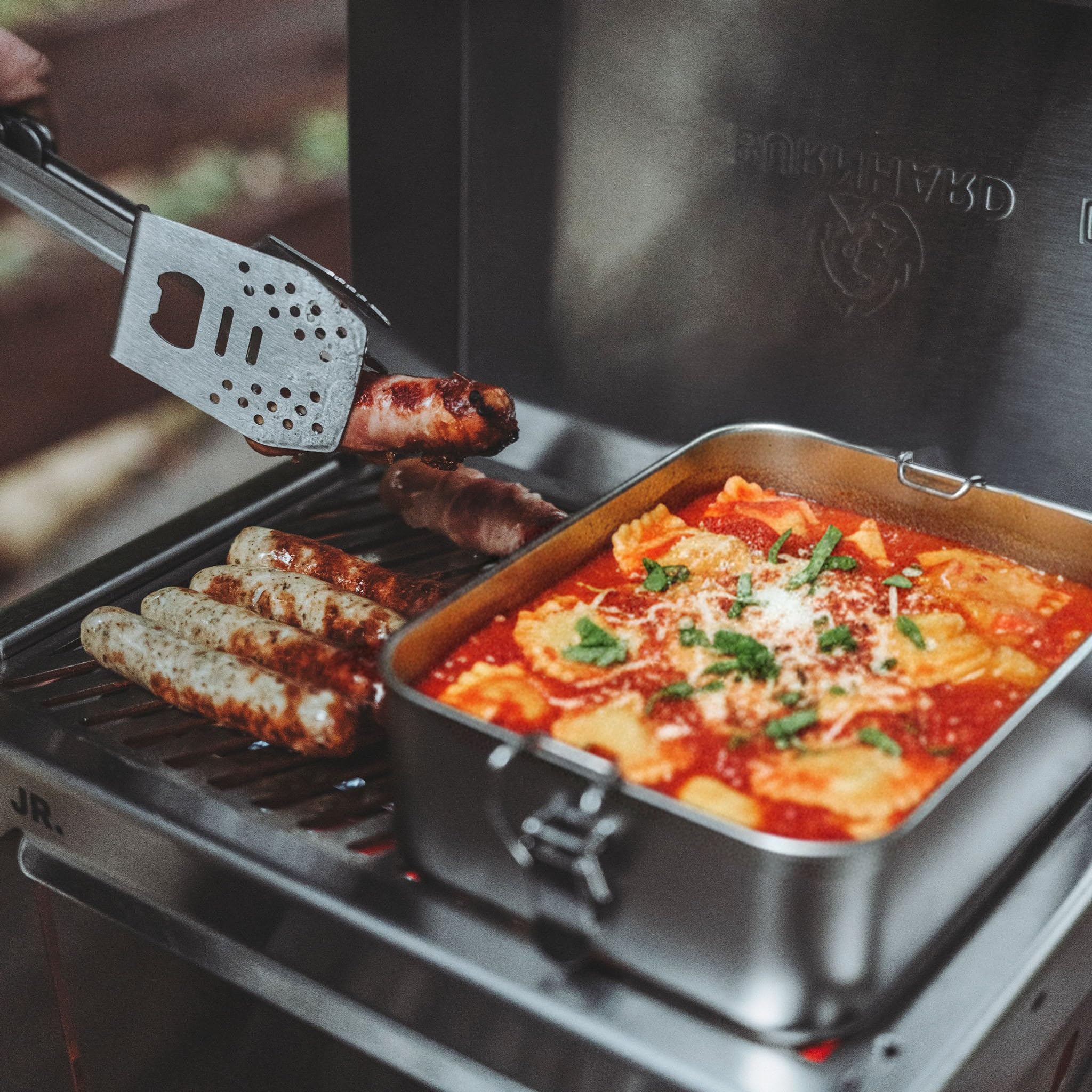 BURNHARD® Camping Kochgeschirr Edelstahl, 2,4 l, All-in-One Cooking | multifunktional, 7,7 x 24 x 17 cm, Universal & JONES-Serie
