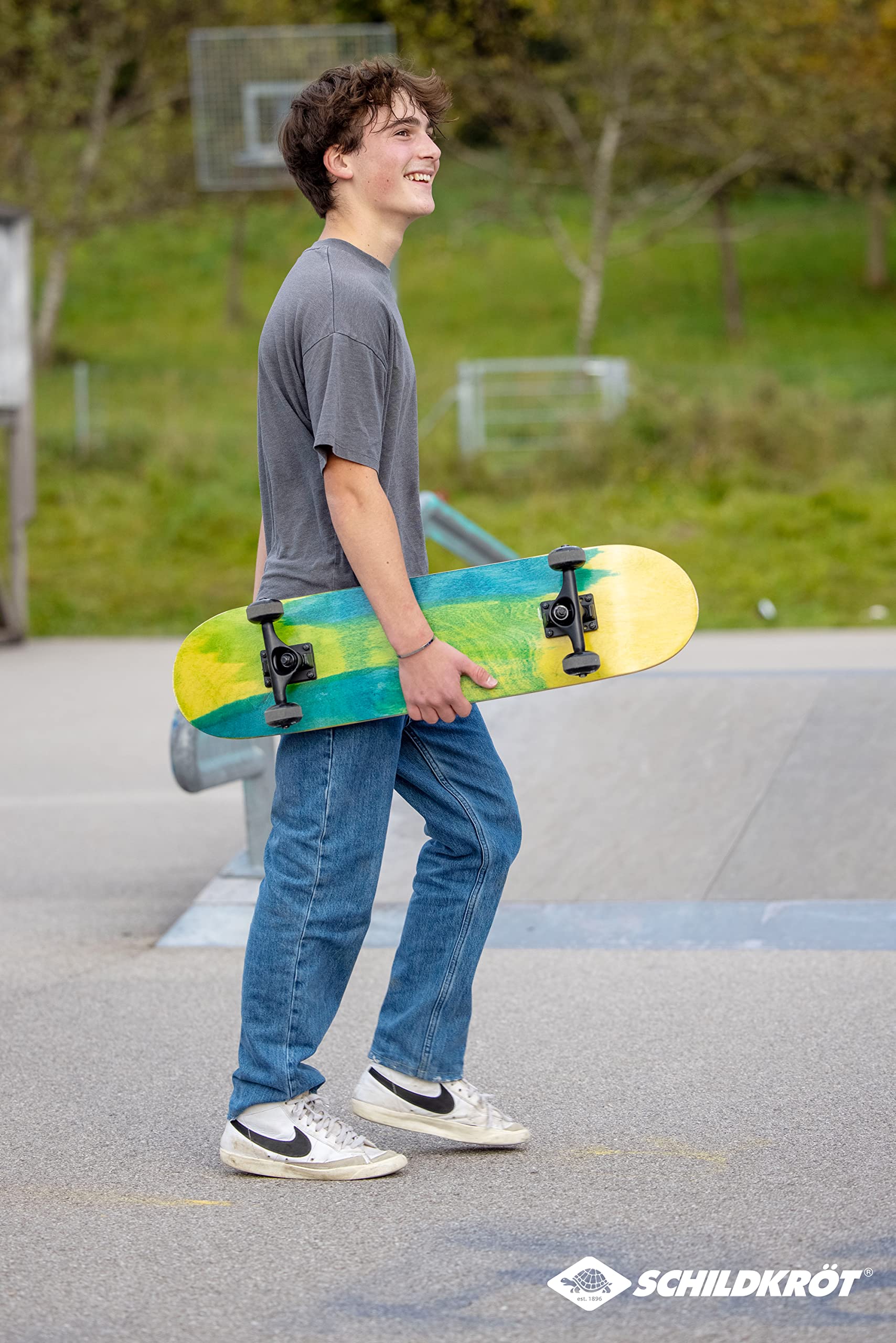 Schildkröt Skateboard Bigflip 31", Planche Complète Premium, Forme Concave avec Double Kick et Ruban Adhésif, Roulements à Billes ABEC9, Design: Splash, 510671