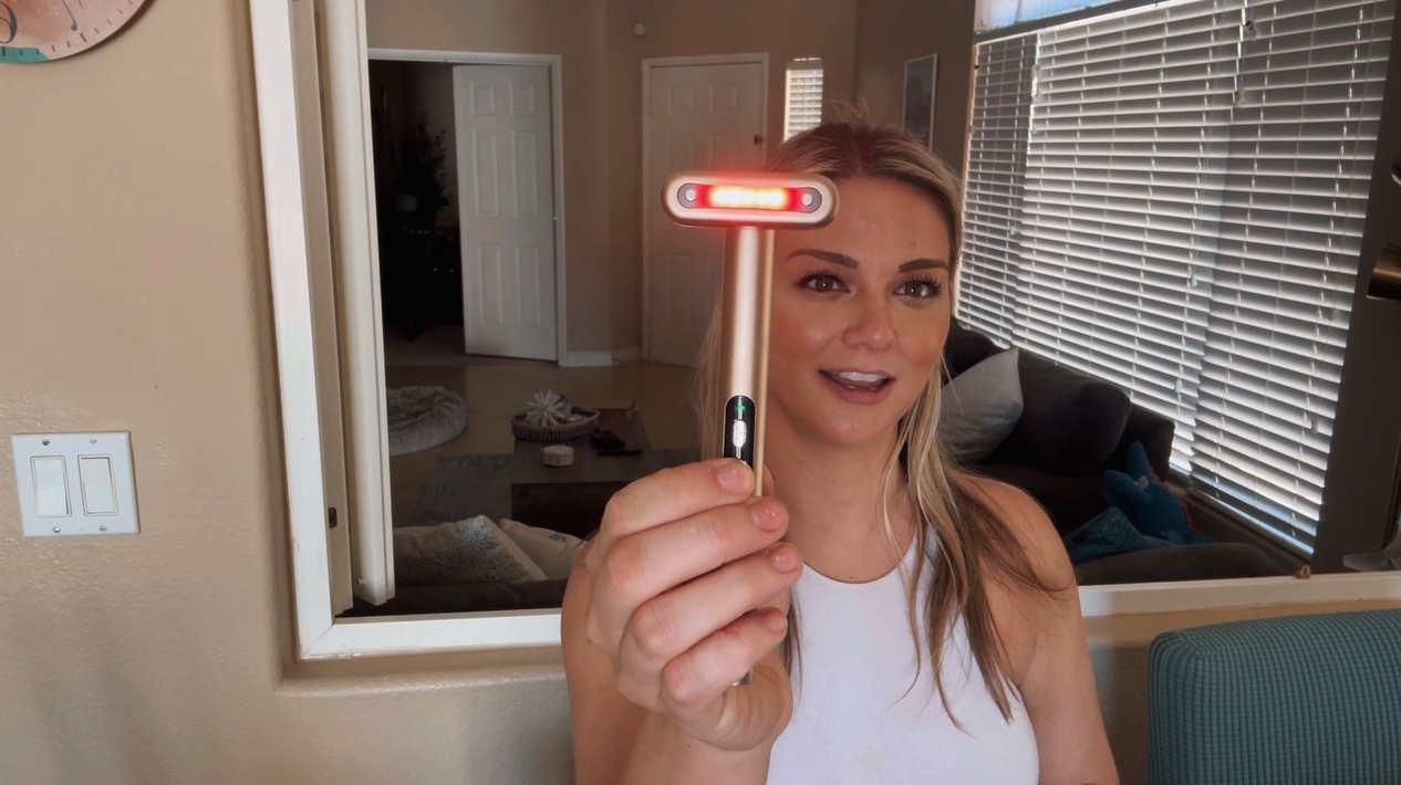 その他 OlyLife Vitality Wand Custom White ADJ LED-Powered Moving Heads Bring New York