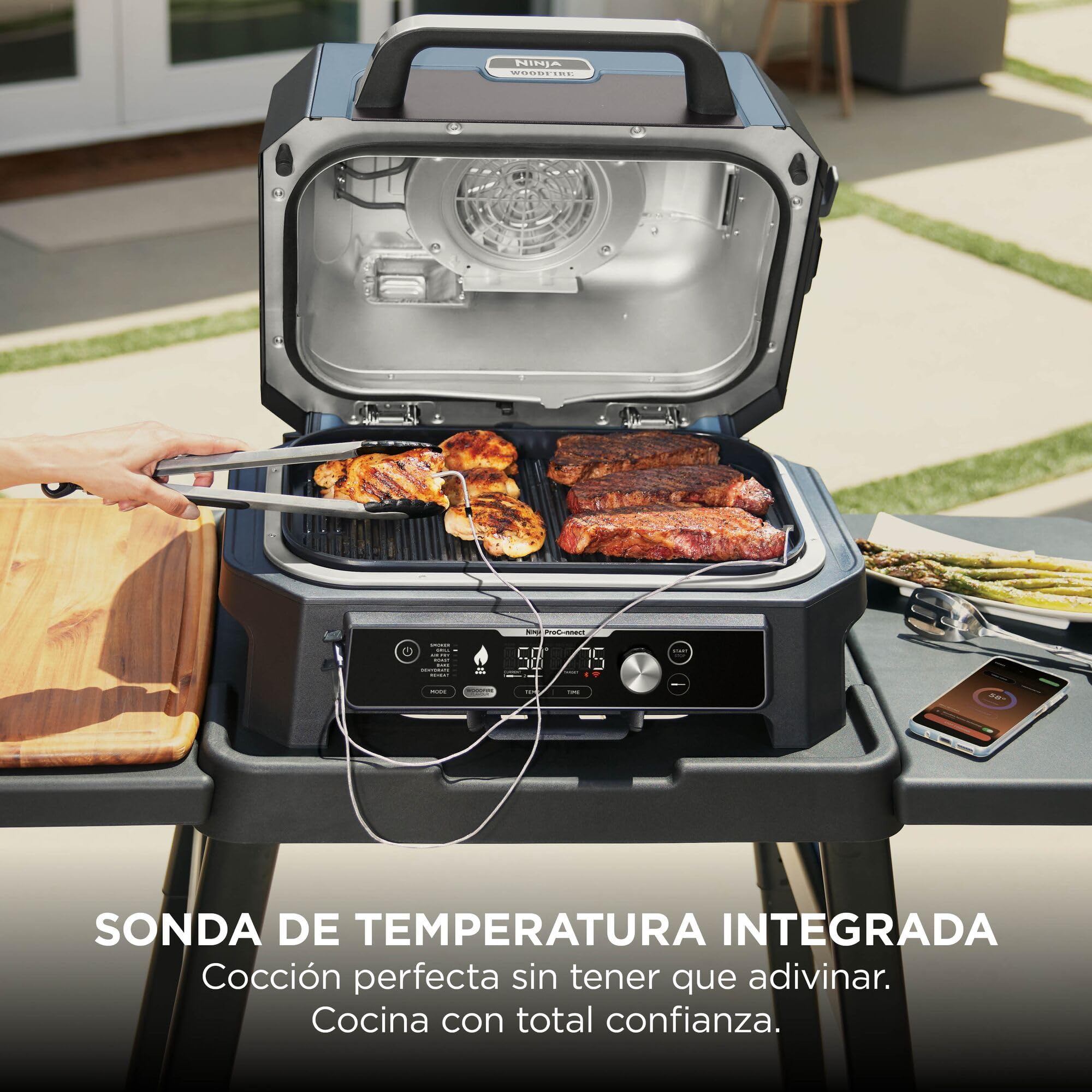 Ninja Woodfire Pro Connect XL Parrilla Eléctrica de Exterior y Freidora de Aire 7 en 1 - Control mediante App y 2 Sondas Digitales - Soporte para Costillas, Funda y Cepillo - Azul y Negro, OG901EUAMZ