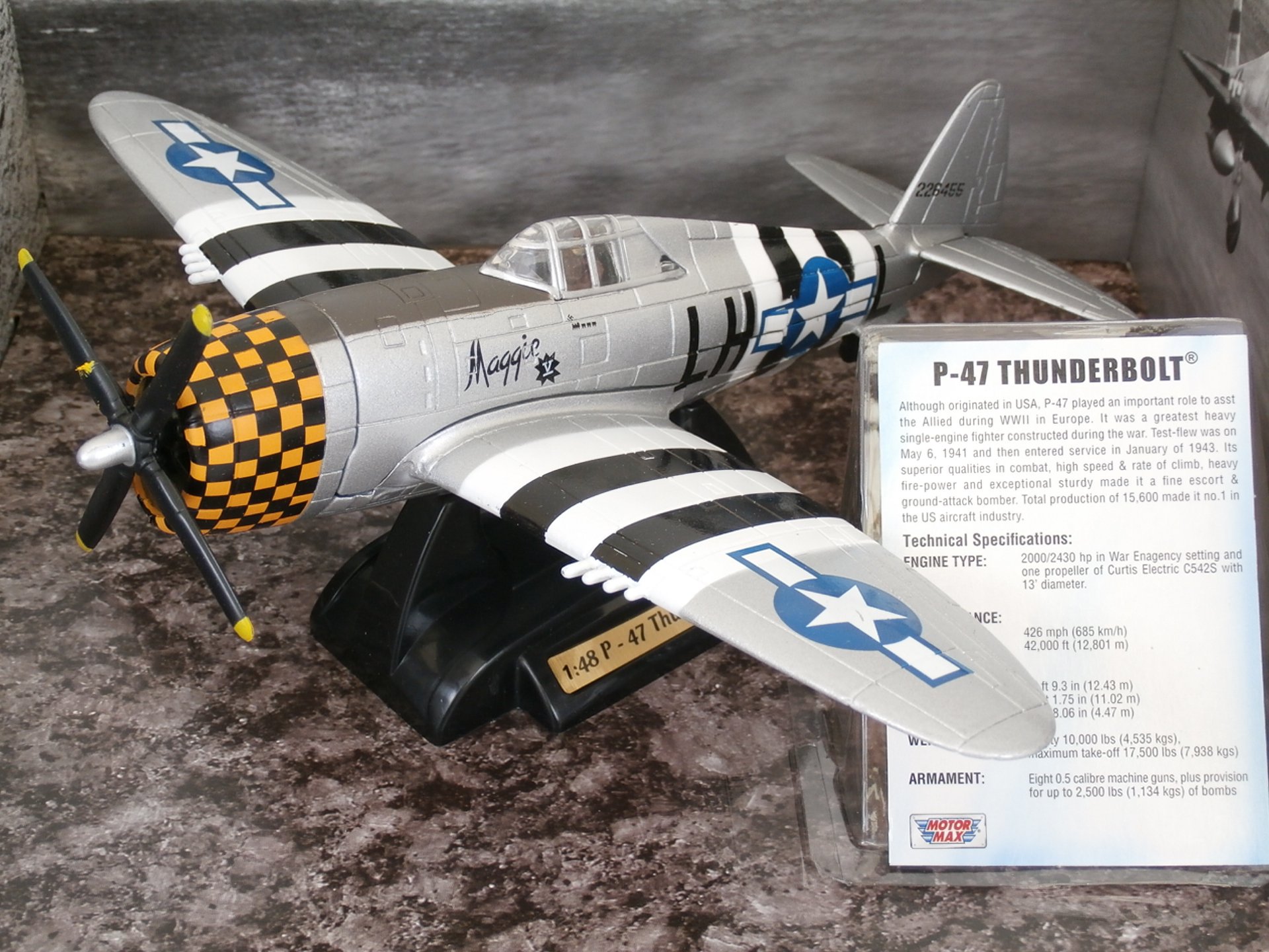 【希少・未使用品】1/48 P-47 サンダーボルト HA8403 希少・未使用品】1/48 P-47 サンダーボルト HA8403