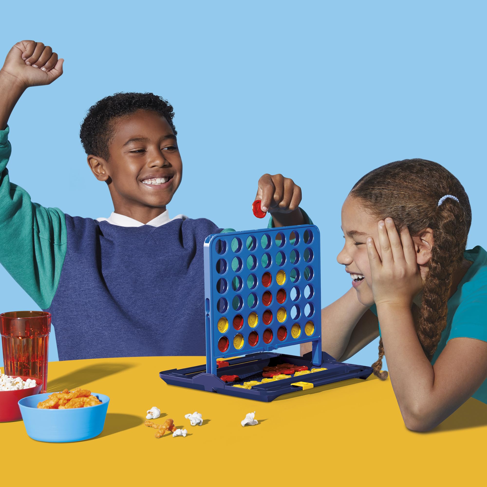 Gra Connect 4 (edycja 2025), oficjalne gry firmy Hasbro, schowek na wszystkie elementy, przenośne opakowanie, liczniki punktów, wiek: od 6 lat, dla 2 graczy, gry rodzinne dla dzieci - wersja angielska