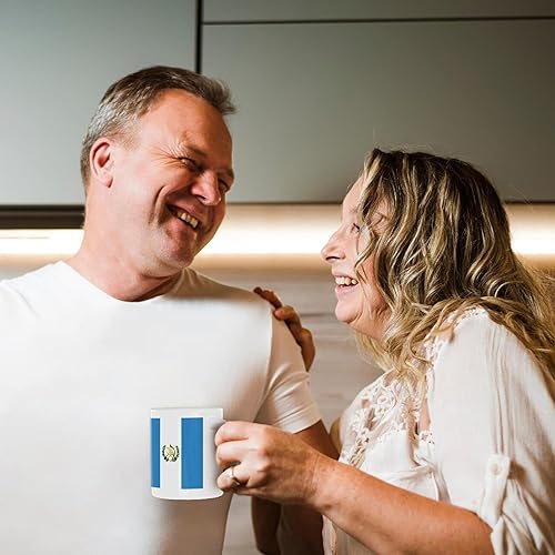 Miniatura 4 de 3dRose (mug_158323_1) Bandera de Guatemala - azul cielo y blanco con escudo de armas de Guatemala - Pájaro Quetzal resplandeciente - Taza