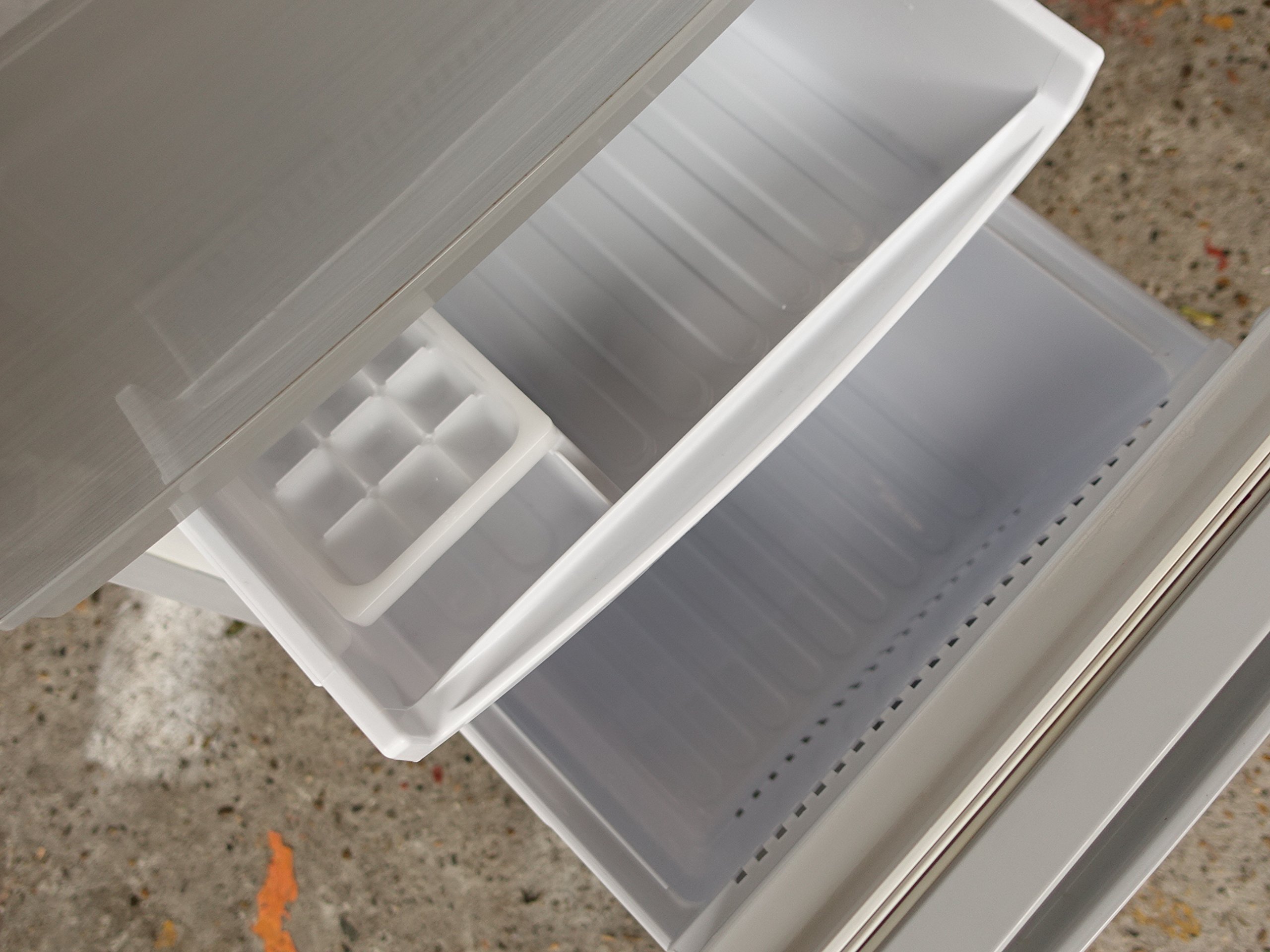 Amazon | SHARP プラズマクラスター搭載どっちもつけかえドア採用 137L 