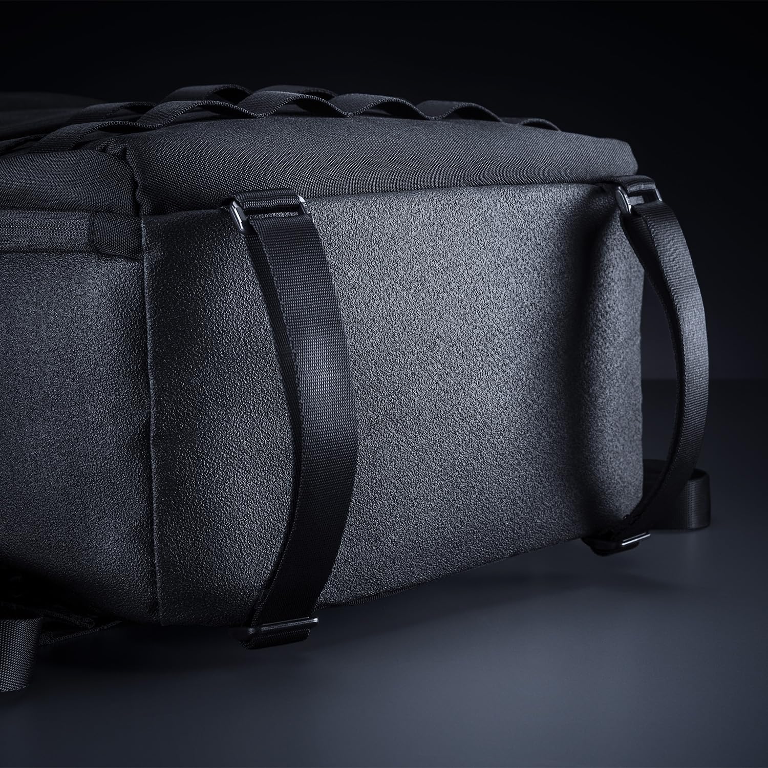 Razer Rogue V3 Rucksack (33,8 cm) - Kompakter Reiserucksack (Fach für Laptop bis 14 Zoll, abriebfest) Schwarz