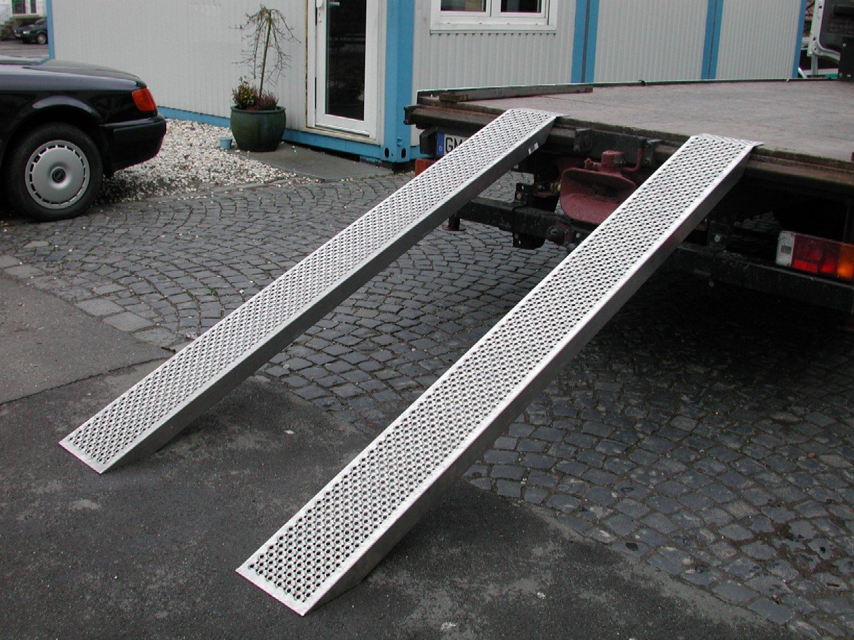 Auffahrampen - Verladerampen - Auffahrschienen - 2,5 m lang - 1.000 kg Auffahrampen - Verladerampen - Auffahrschienen - 2,5 m lang - 1.000 kg