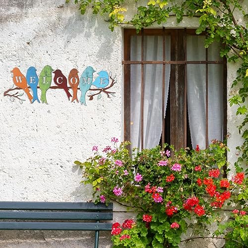 Vista 13 de Peryiter Arte de pared de pájaros en rama, letrero de bienvenida para colgar al aire libre, decoración de pared de metal para porche, estatua vívida