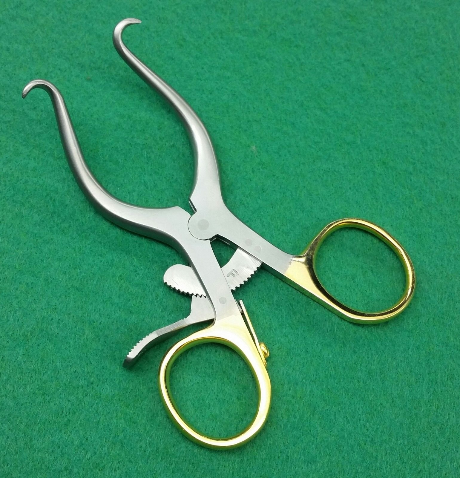 NEW O.R GRADE GELPI RETRACTOR 3.5