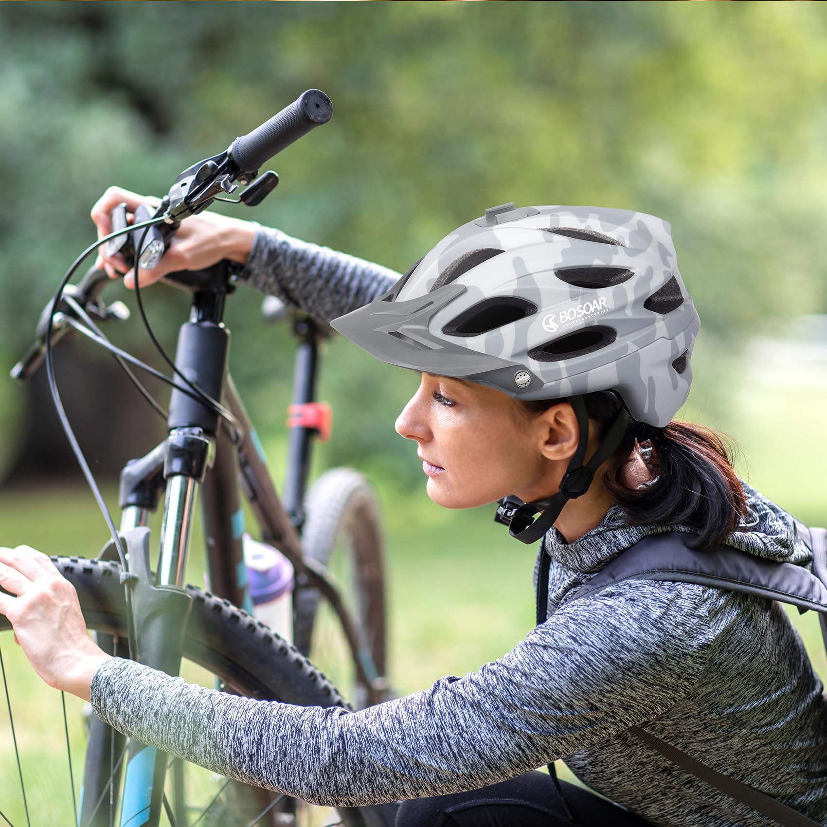 Bosoar Kask rowerowy górski, kask rowerowy dla dorosłych z mocowaniem na aparat i zdejmowanym wizjerem dla mężczyzn kobiet młodzieży, sugerowane dopasowanie 55-61 cm