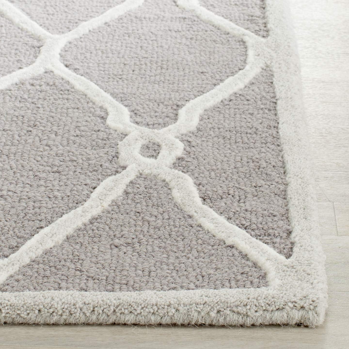 SAFAVIEH Cambridge Collection Runner Rug - 2'6" x 6', Dark Grey & Ivory, Handmade Moroccan Wool, Ideal for High Traffic Areas in Living Room, Bedroom (CAM352D)