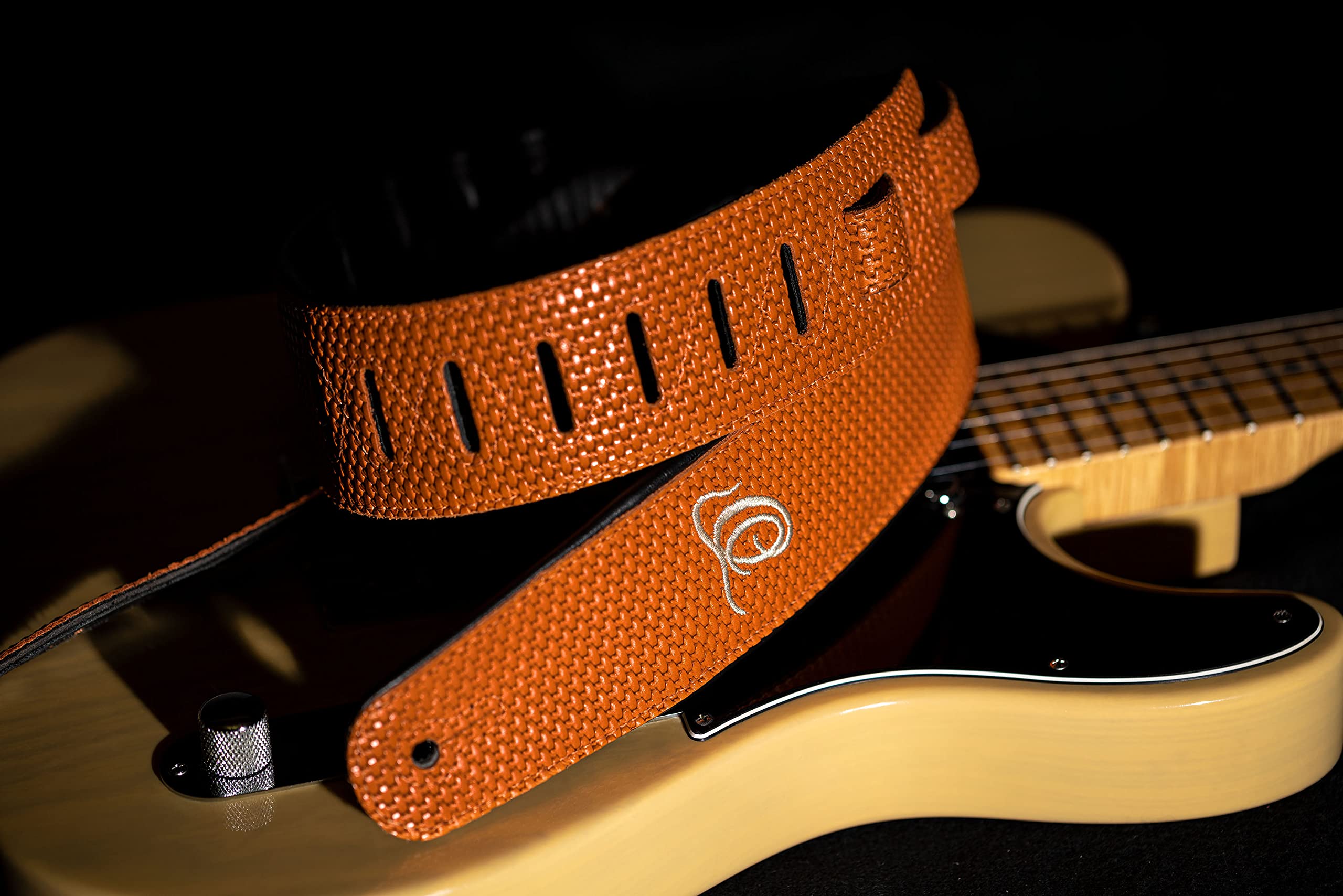 Ortega Guitars Gitarrengurt Länge Verstellbar - Akustik Gitarre / Bass, E-Gitarre, E-Bass - Custom Series - Echtleder, Orange Braid (OSCU-6)
