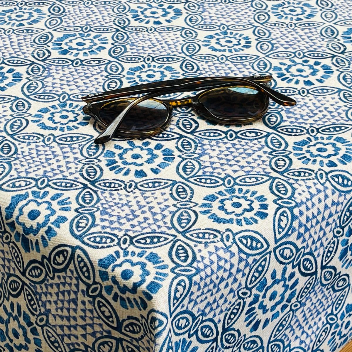 Jolee Fabrics Table Cloth - Wipe Clean Tablecloth Geometric Patterns -Oilcloth Table Protector-Table Cloth Wipe Clean Effortless Maintenance (China Blue Mykonos, Rectangle 132cm x 300cm)