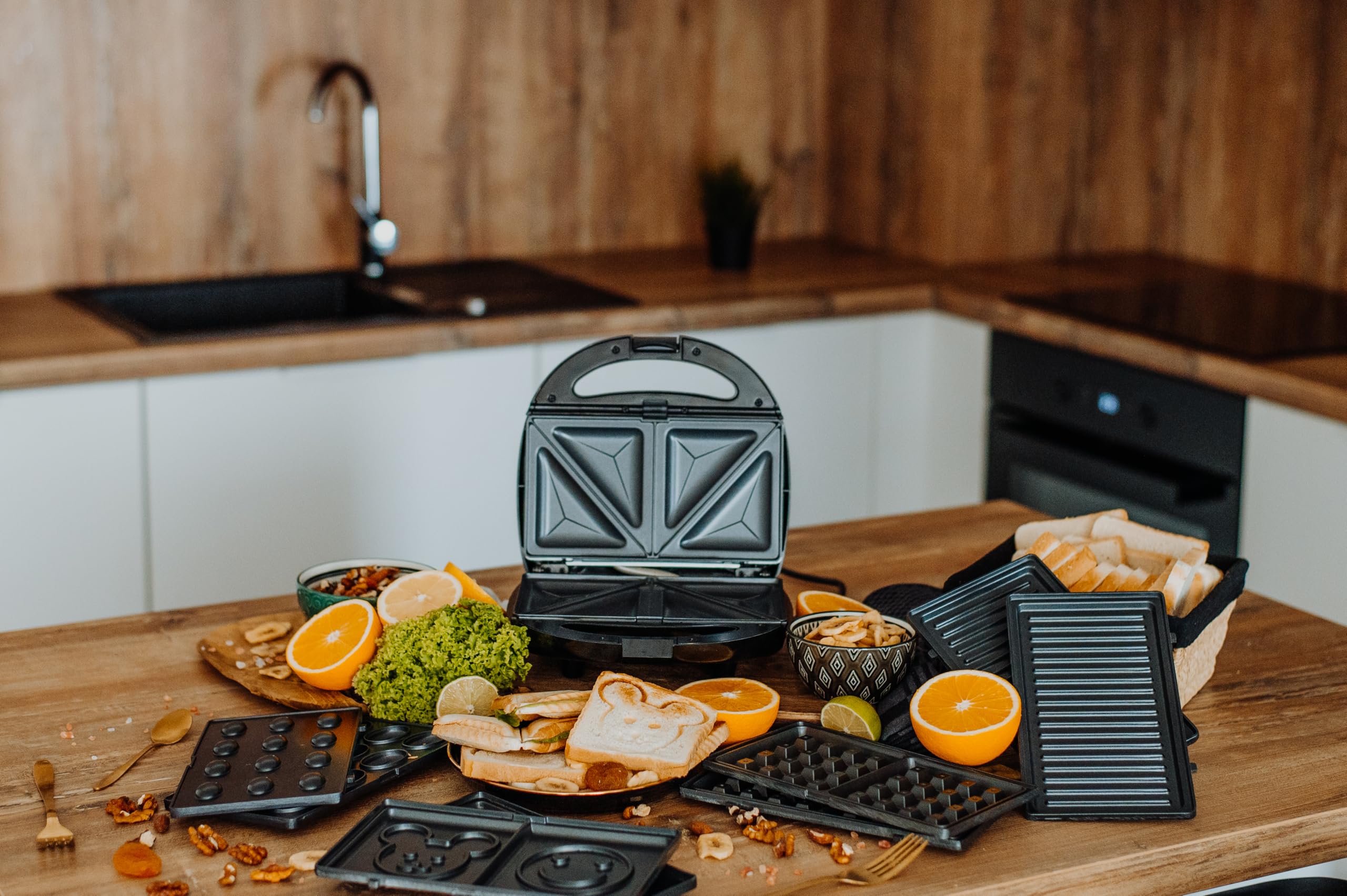Lehmann Sandwichmaker 5 en 1 avec différentes formes | Gaufrier, grill contact, panini, sandwich, gâteaux sucrés | Comprend 5 ensembles de plaques antiadhésives | 800 W