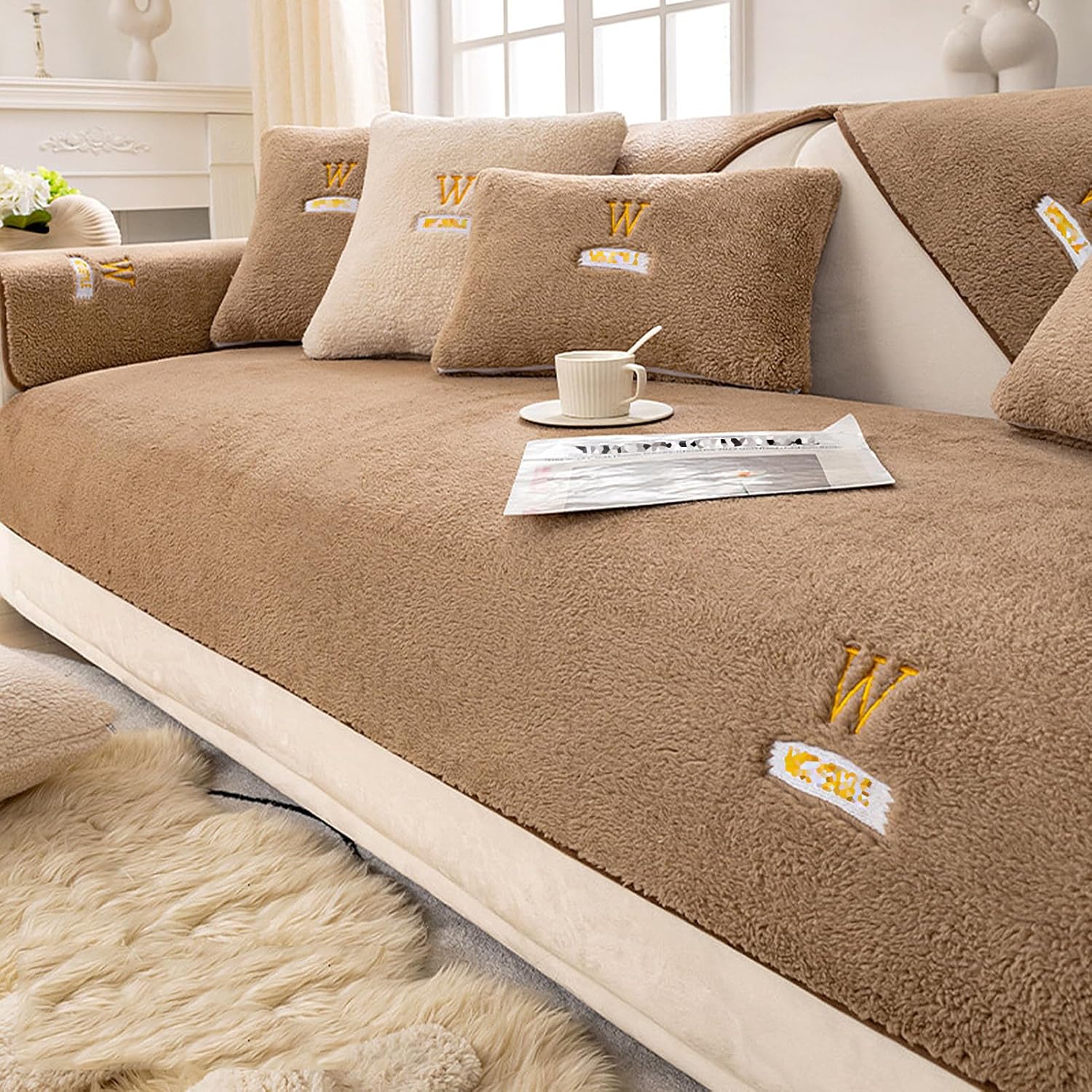 WJXBoos Fleece Couch Covers,Thick Plush Sofa Covers,Keep Warm Winter Non Slip Super Soft Sectional Couch Cover Fuzzy Furry Furniture Protector (Brown,28"x47")