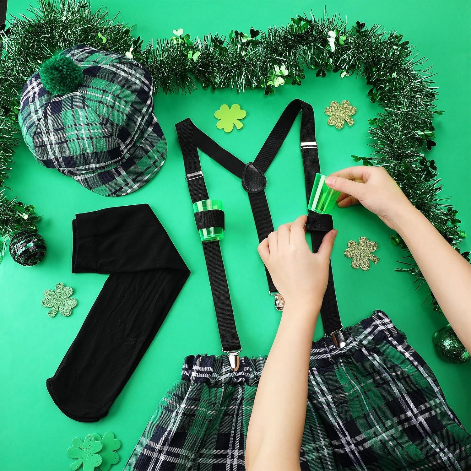 Pasimy St Patrick's Day Costumes Kit Include Adult Irish Plaid Green Kilt Suspenders with Cups Hat Sock for Men Women