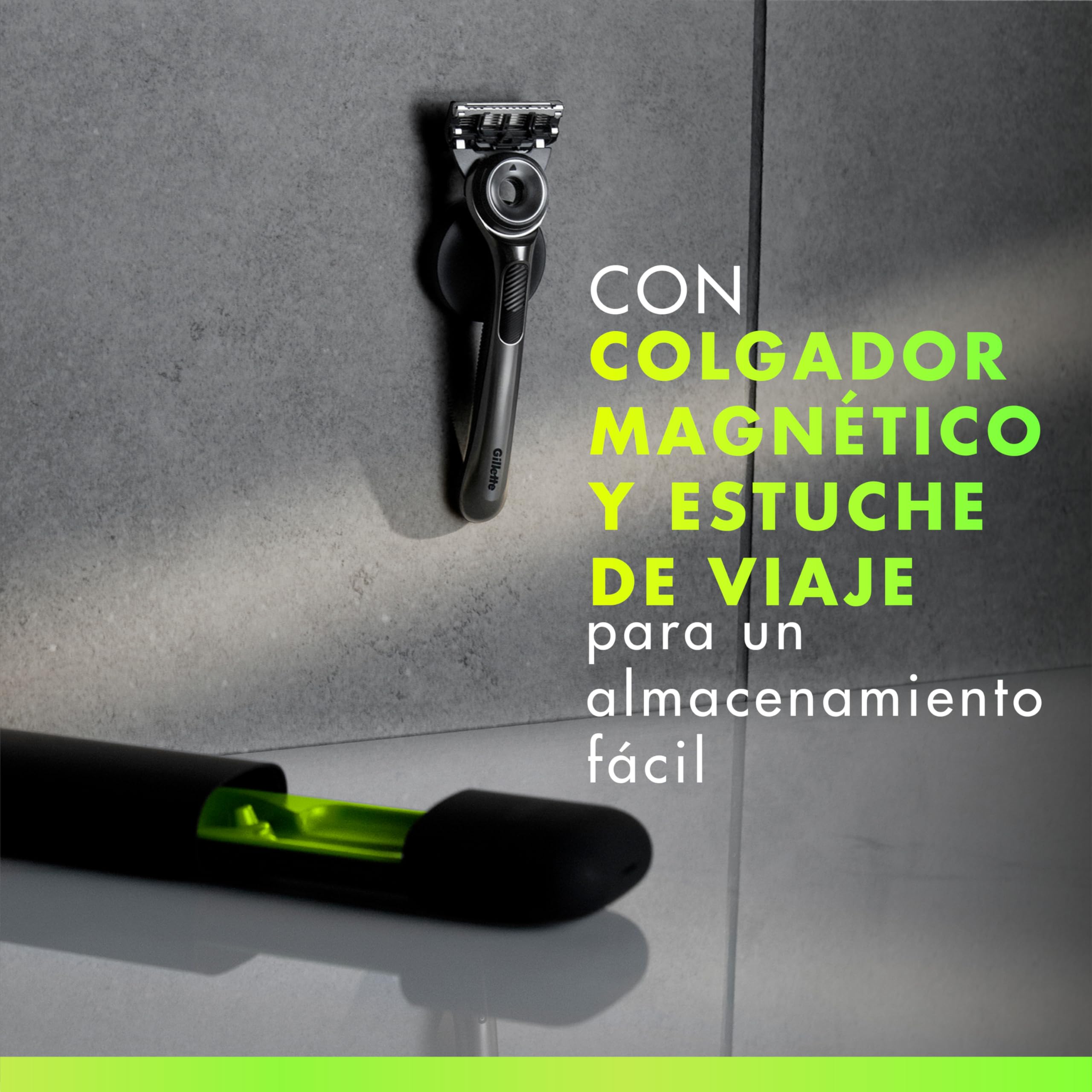 GilletteLabs Maquinilla de Afeitar para Hombre con 5 Recambios | Mango de Metal con Barra Exfoliante Integrada, 5 Cuchillas con Banda Lubricante, Estuche de Viaje Y Colgador de Pared