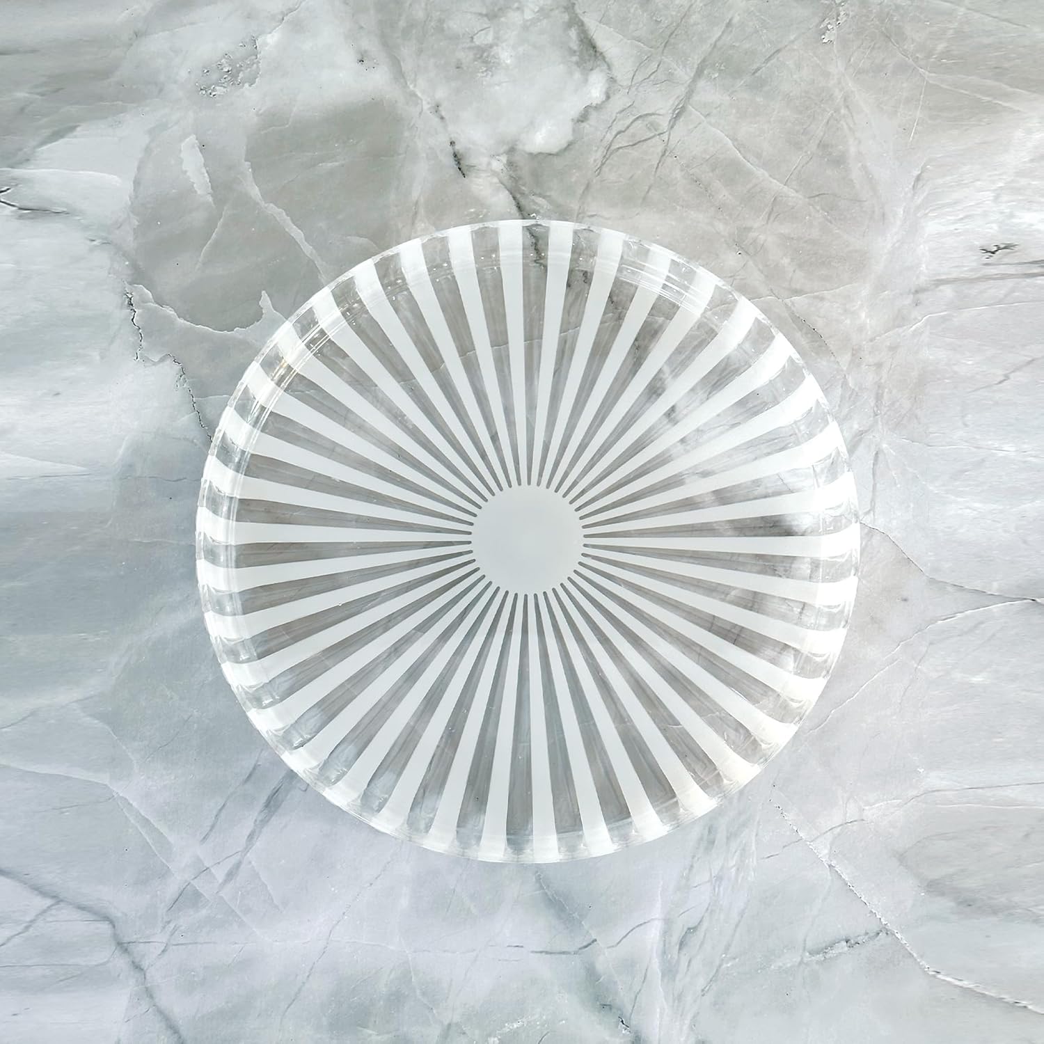 GUZZINI Dolcevita 12" Round Tray - Mother of Pearl - 100% Recycled Plastic, Centerpiece Stand for Fruits, Nuts, Plants, Decorative Platter for Ottoman, Coffee Table for Home Décor & Living Room
