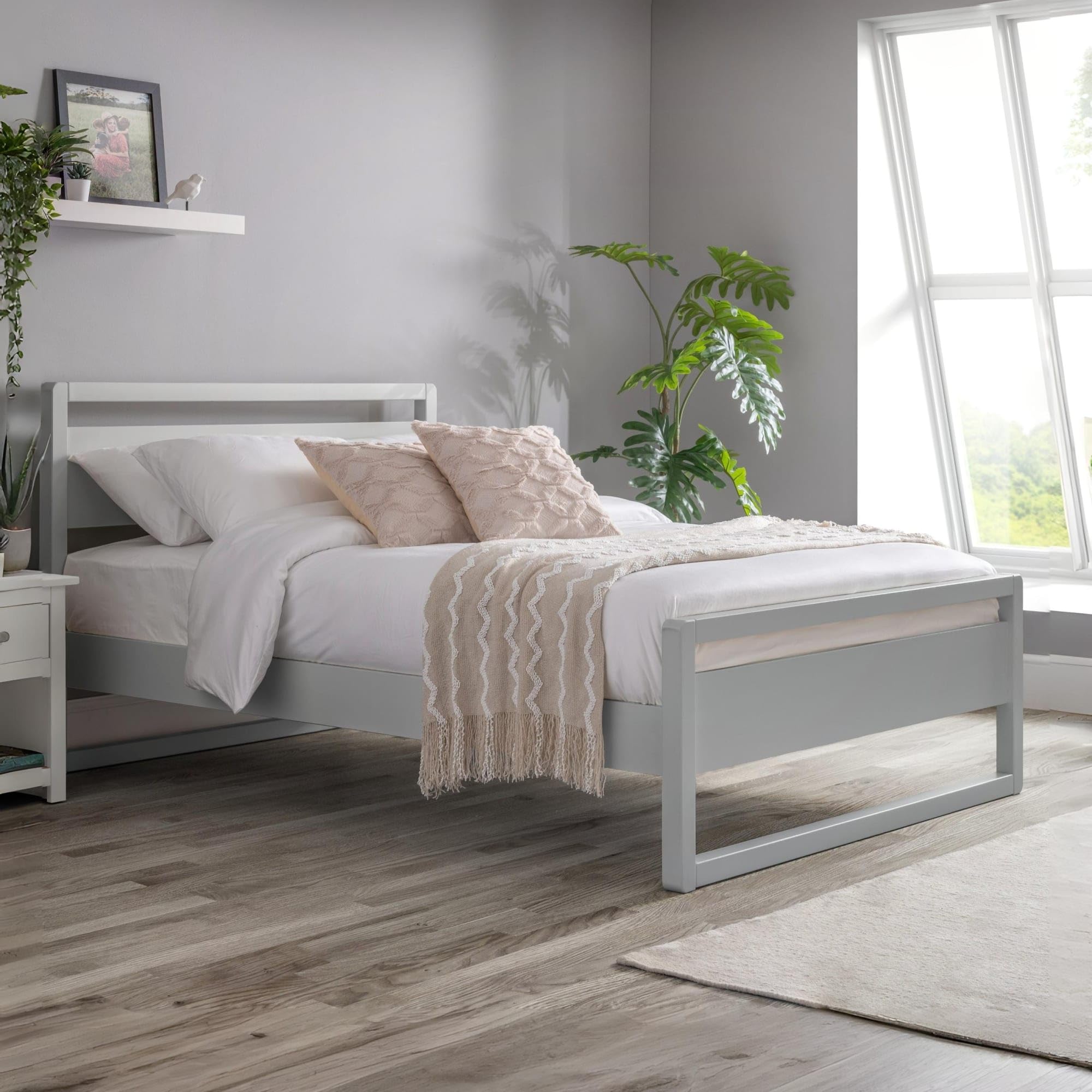 Julian Bowen Venice Bed