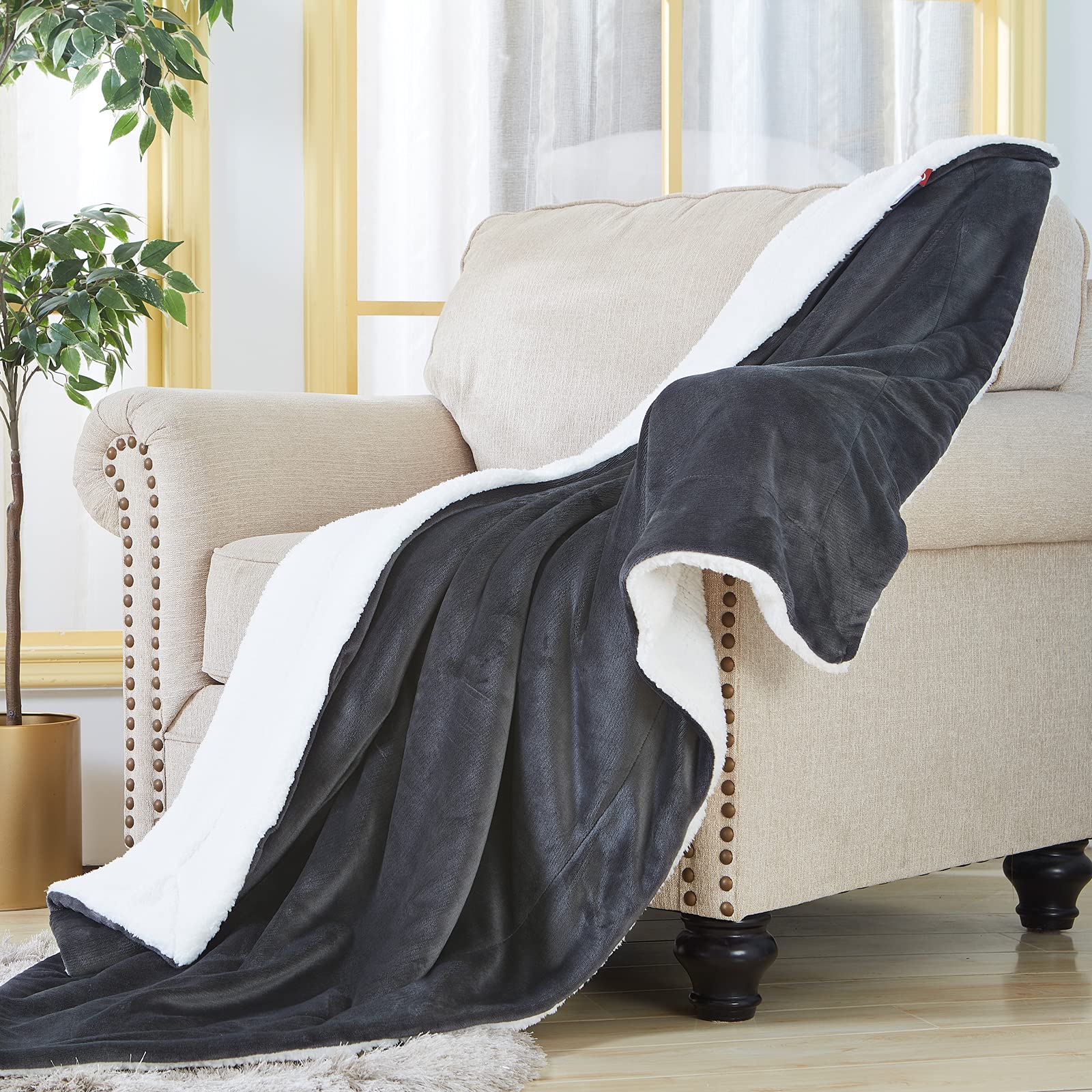 SOCHOW Coperta Plaid in Pile Sherpa, Grigio Scuro 220 x 240 cm Coperta di Peluche Super Morbida e Lussuosa a Doppio Strati