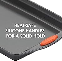 Vista 7 de Rachael Ray Utensilios para hornear, molde antiadherente para hornear pasteles con tapa y agarres, rectangular, 9 x 13 pulgadas, gris