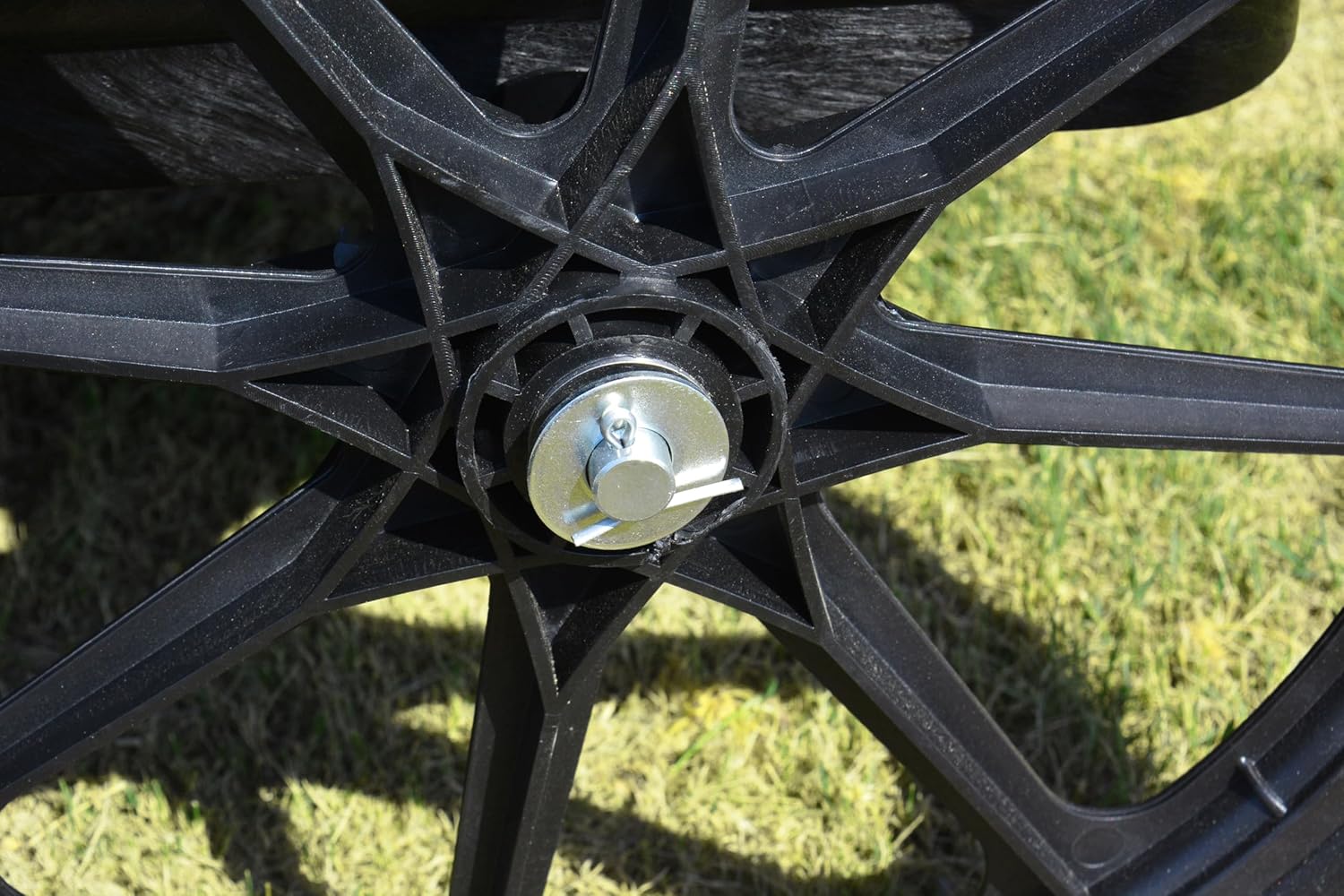 Heavy-Duty Wheelbarrow 7 1/2 Cu Ft,330 Lbs Load Capacity, Structural Foam HDPE,All-Weather, Dump Wagon,Yardwork/Landscaping/DIY Projects, Durable/Weather Resistant, Black