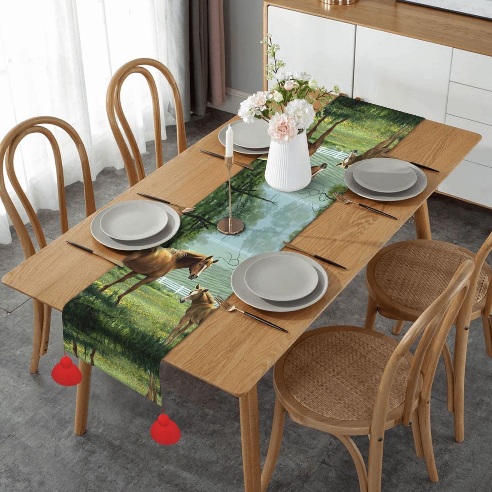 Chemin de table broderie chevaux 152 cm avec pompons pour salle à manger