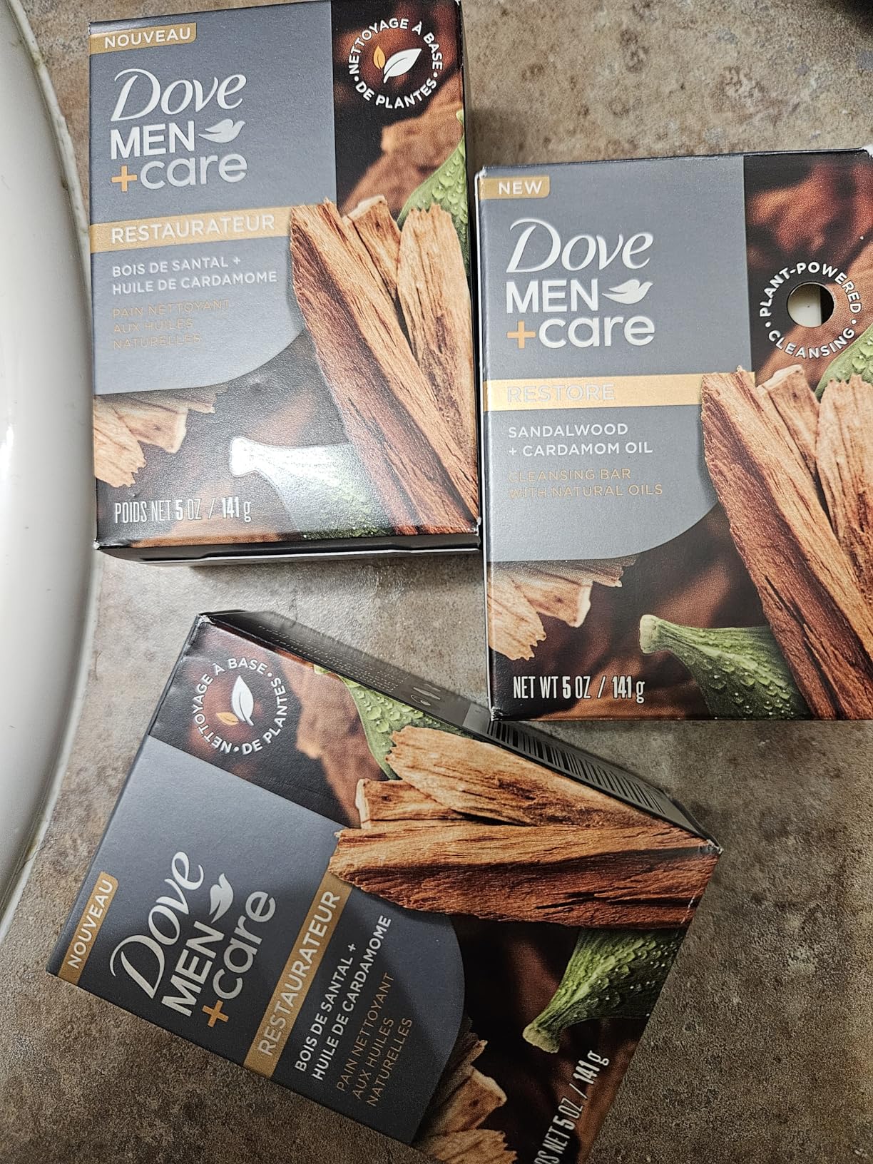 Unilever Dove Men+Care Cleansing Bar Soap Sandalwood + Cardamom Oil 4 Bars to Rebuild Skin in the Shower, a 4in1 Hair, Body, Face & Shaving Bar with Plant-Based Cleanser and Natural Oils 5 oz