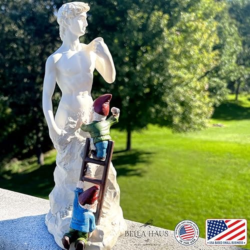 Miniatura 4 de Historia del arte por gnomos  Michelangelo crea la estatua de David Garden Estatua  Poliresina 10.5 pulgadas de alto x 4 pulgadas de ancho x 4.5