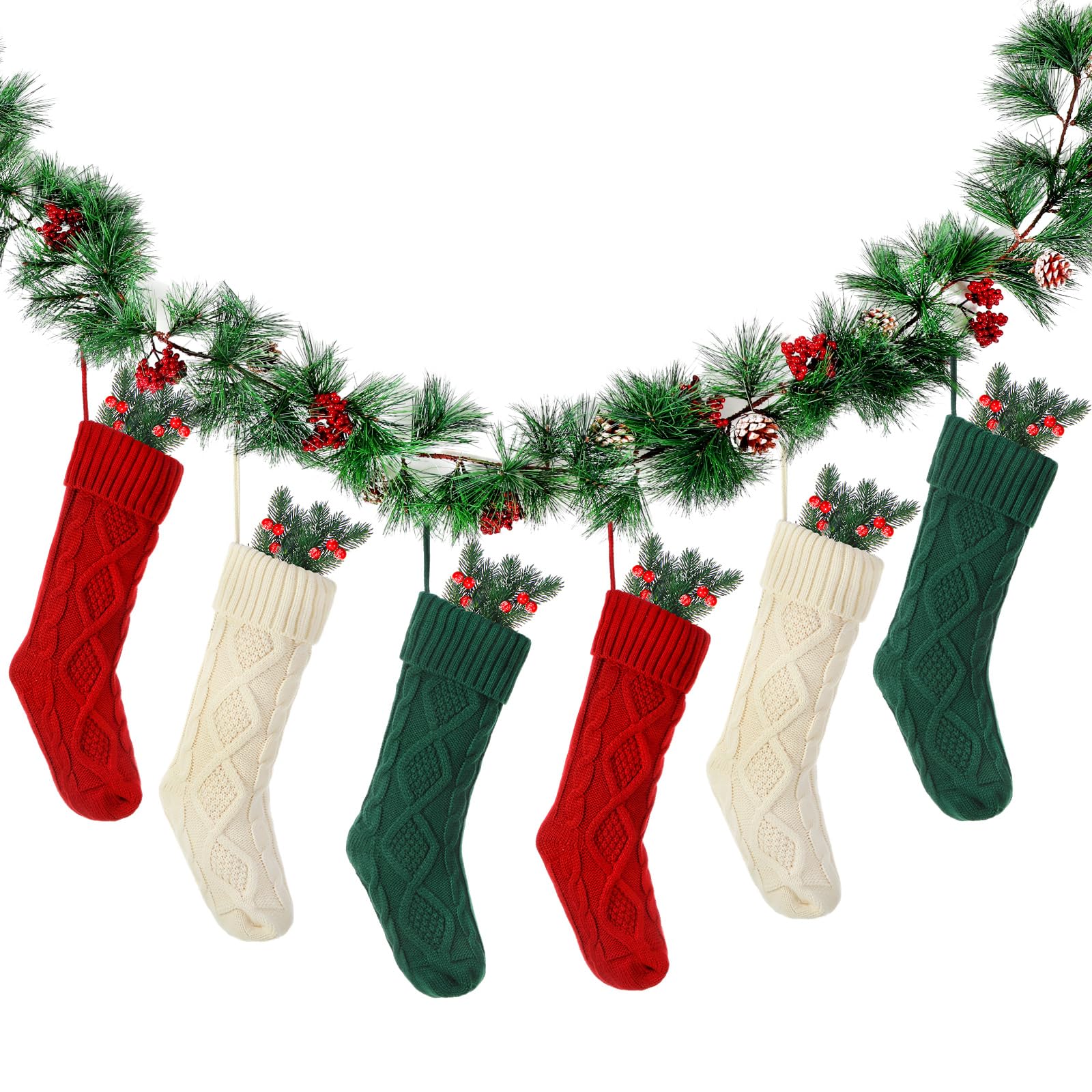Shappy 6 Stück gestrickte Weihnachtsstrümpfe mit 1,8 m künstlicher Weihnachtsgirlande mit roten Beeren Tannenzapfen Weihnachtsdekoration für Familie Urlaub Xmas Party Kamin Kaminsims Stairecase Indoor