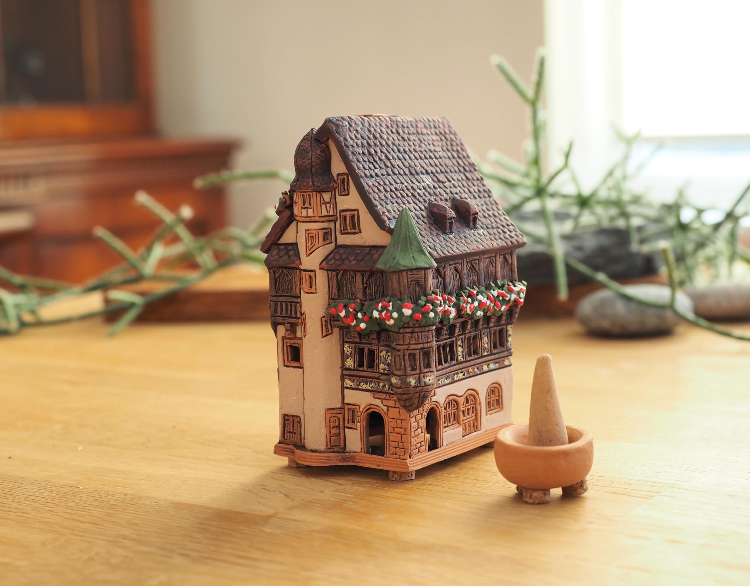 Incenso Holder House in Colmar. argilla, arredamento camera, miniature R256