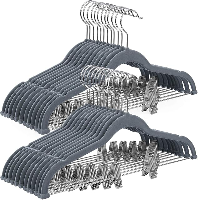 SONGMICS 30-Pack Pants Hangers, 42.5 cm Velvet Trousers Hangers with Adjustable Clips, Heavy-Duty, Non-Slip and Space-Saving for Pants, Skirts, Coat, Dresses, Tank Tops, Light Grey CRF12VX30