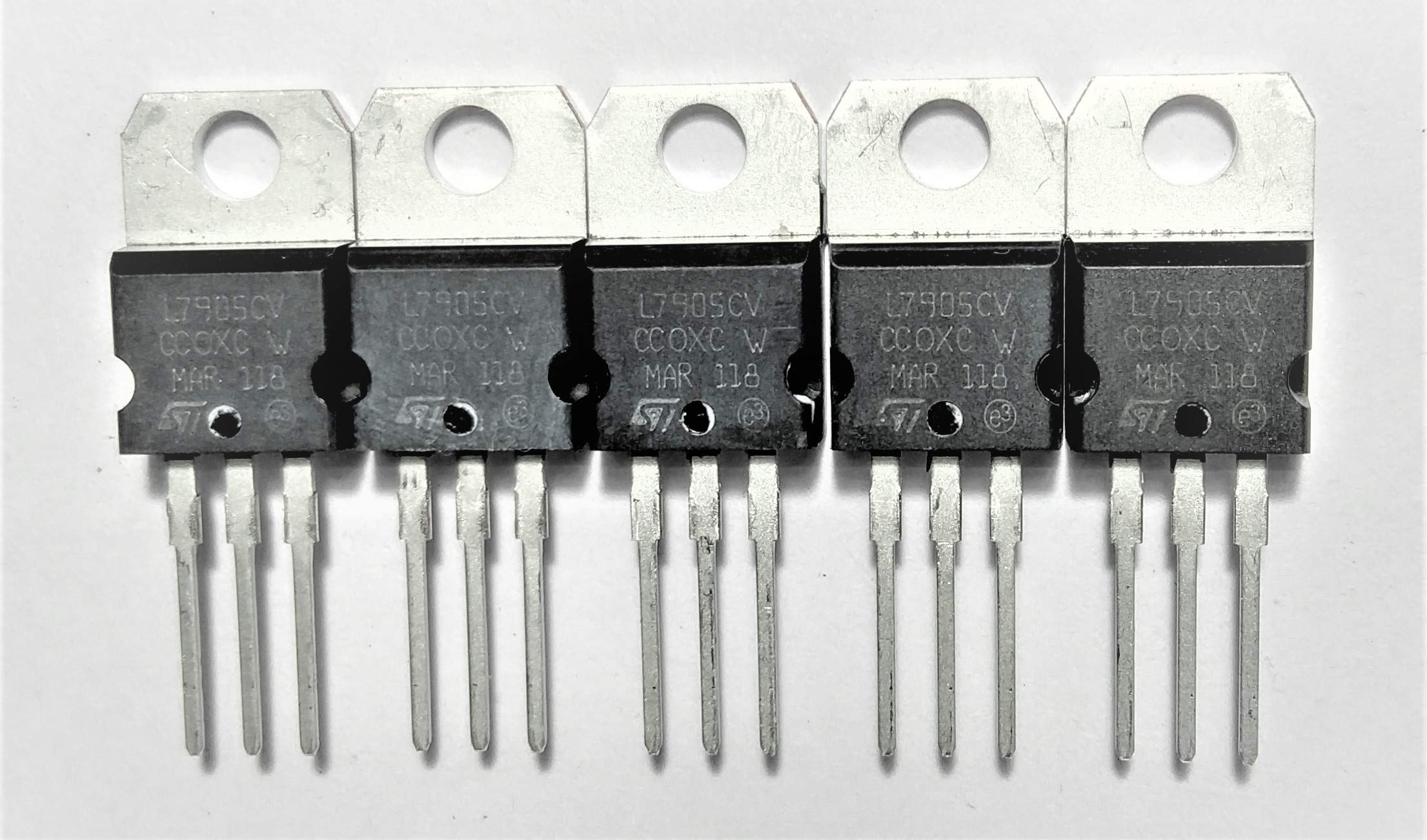 Vasp Electronics L7905 ic -5v 1.5 Amp Negative Voltage Regulator - Pack ...