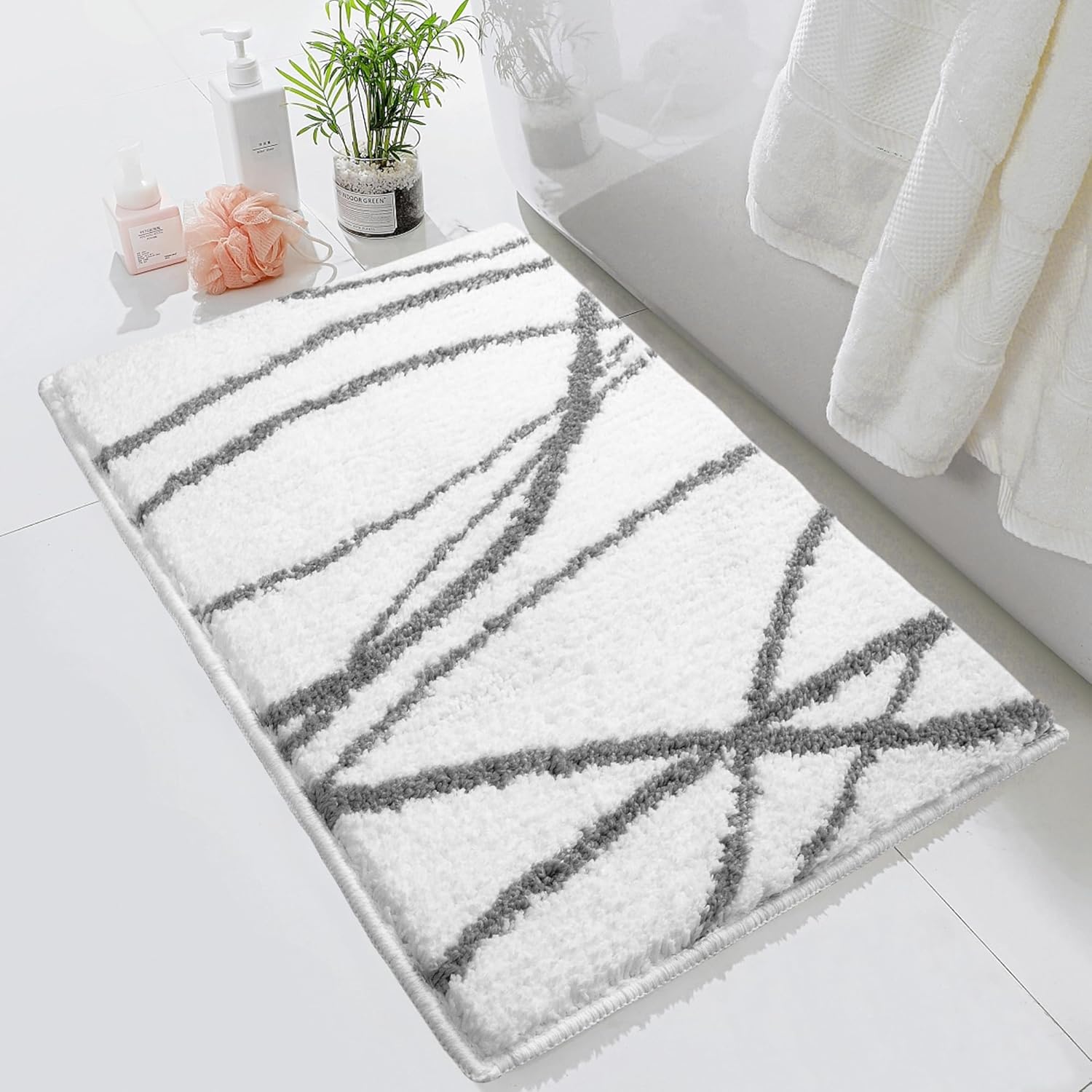 Amazon.com: Tititex Luxury White Grey Curve Line Bathroom Rug, 16x24 ...