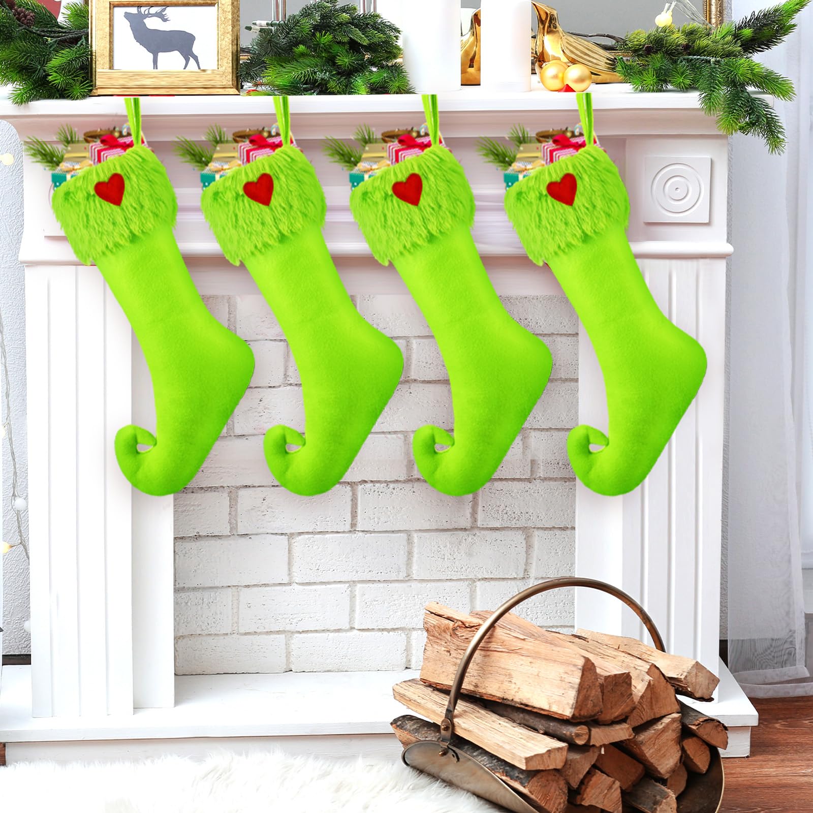 Coume Lot de 4 bas de Noël en fausse fourrure verte de 48,3 cm à suspendre pour sac à friandises, pochette à bonbons, cheminée, décoration à suspendre pour Noël, vacances, fête de famille